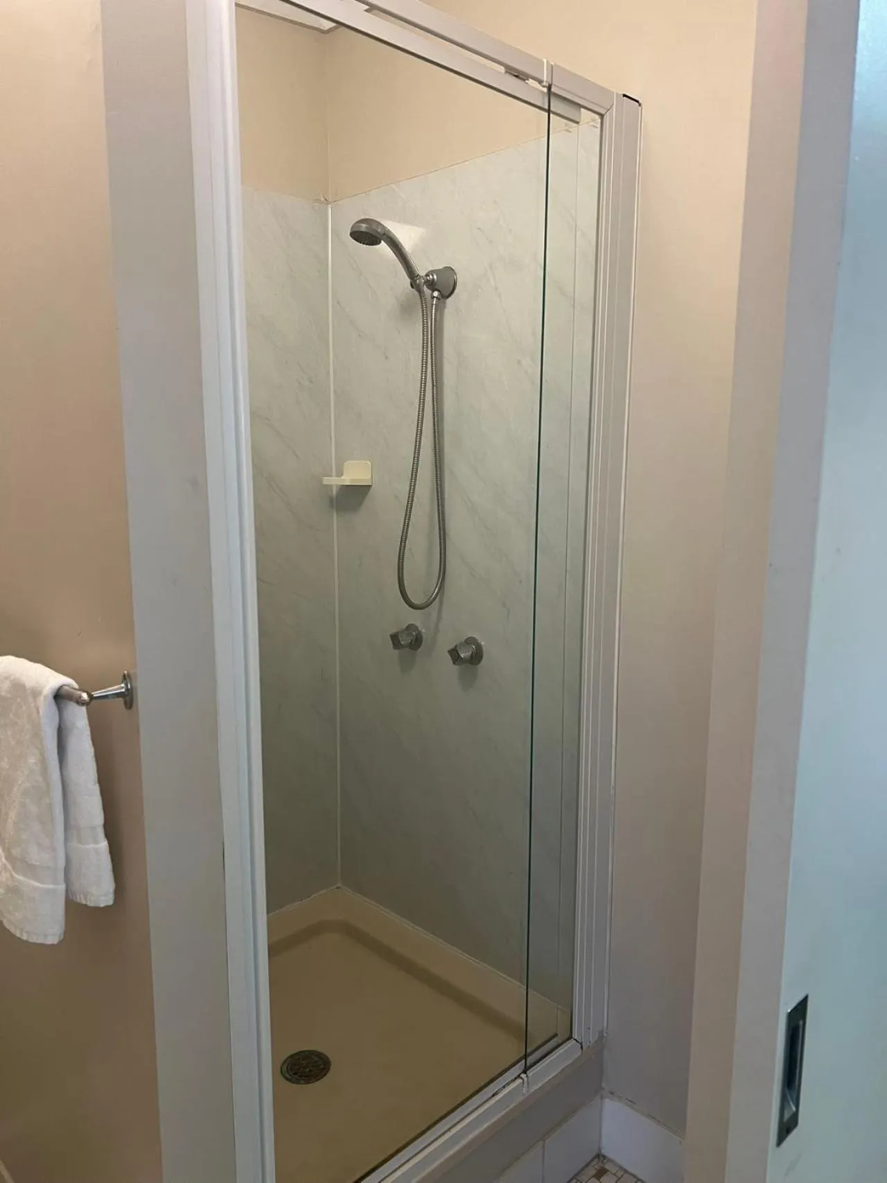 Budget Double Room in Kalua Motel