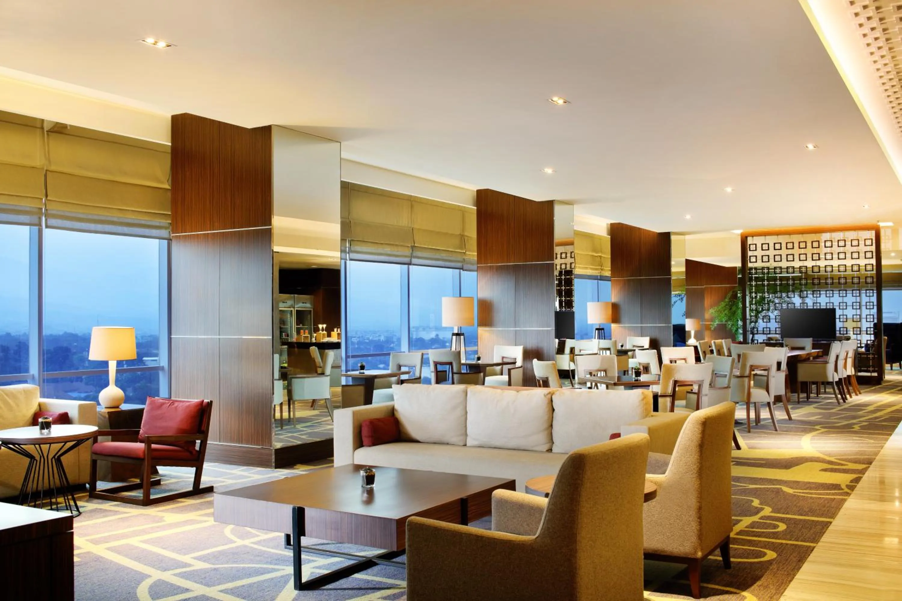 Premium Twin Room - Lounge Access/Smoking in Crowne Plaza Bandung by IHG
