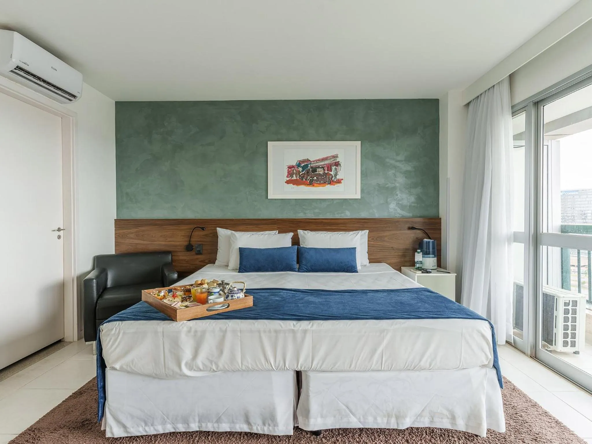 Deluxe Room (2 Adults + 1 Child) in Hplus Vision Executive