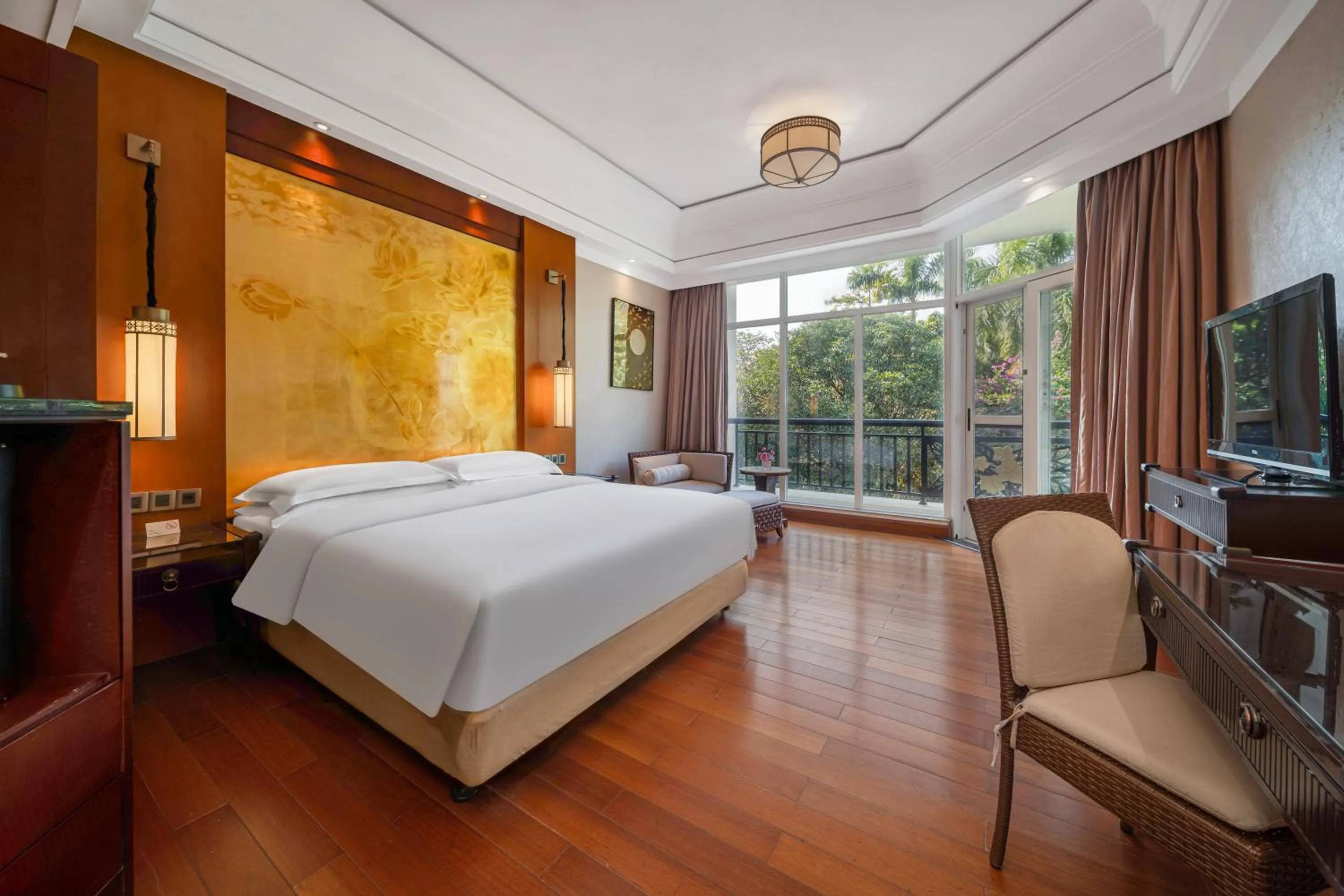 Gardenview Superior King Room in Good View Hotel Tangxia - 15 mins drive from Dongguan South Railway Station