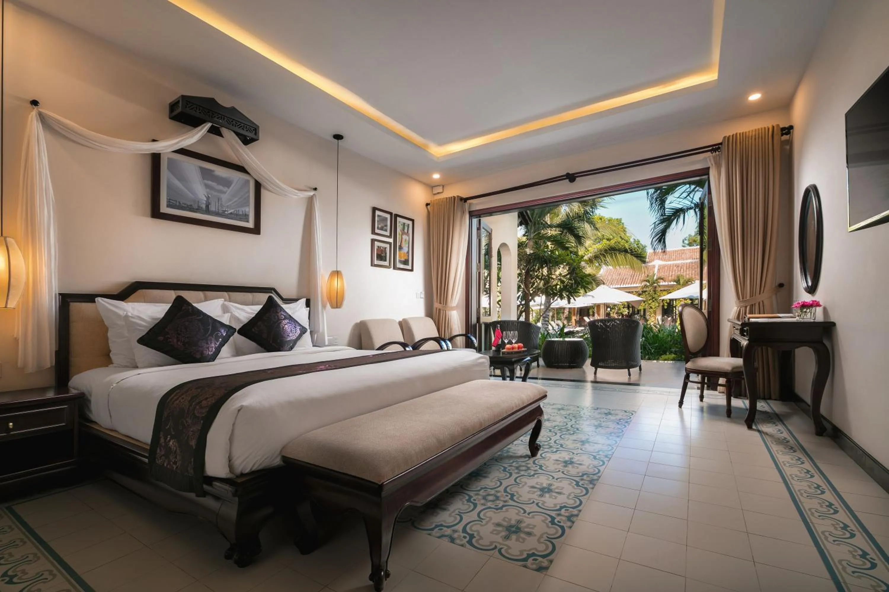 Charm Villa Suite Pool View in Mulberry Collection Silk Village