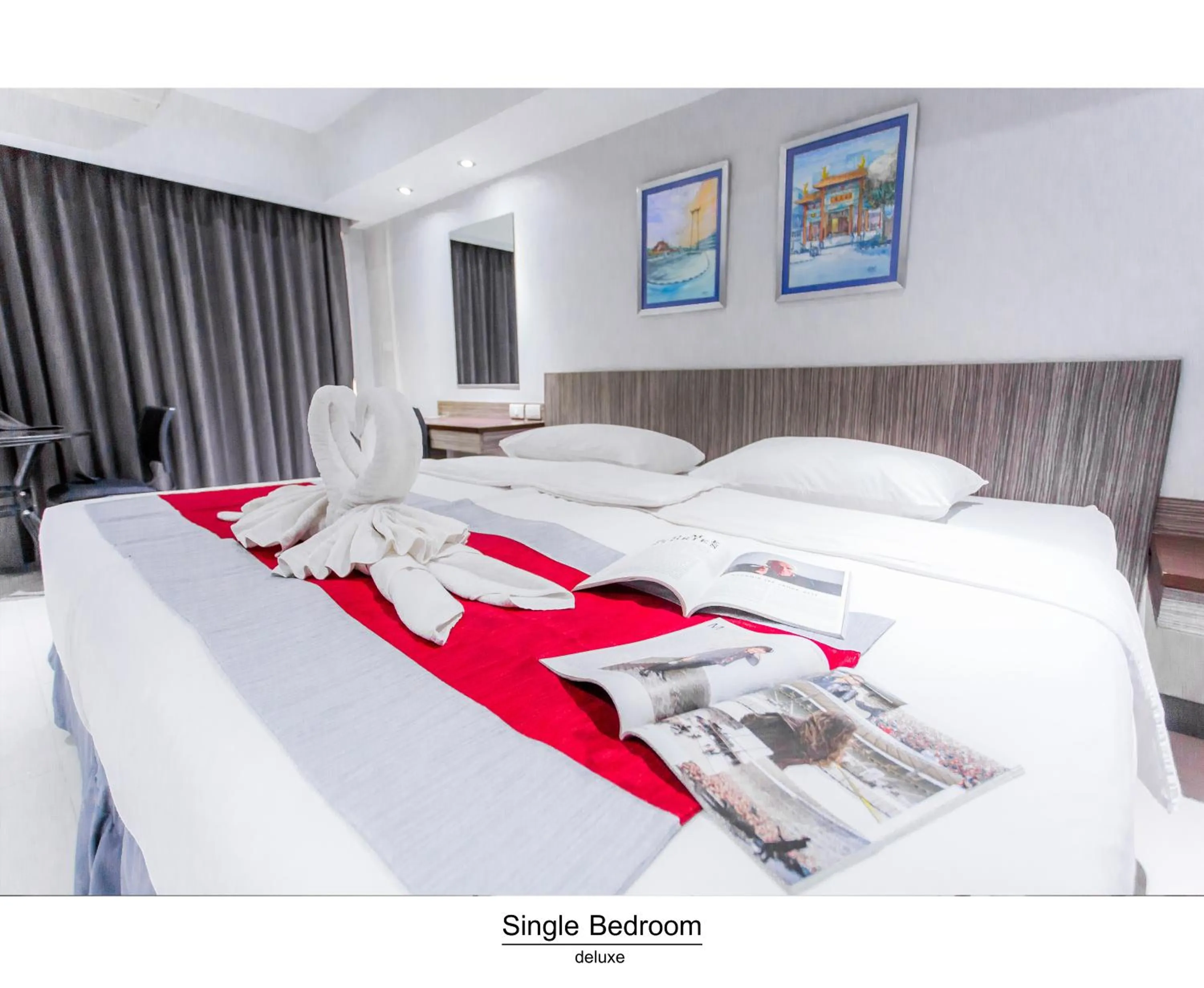 Deluxe Twin Room in Pho Place