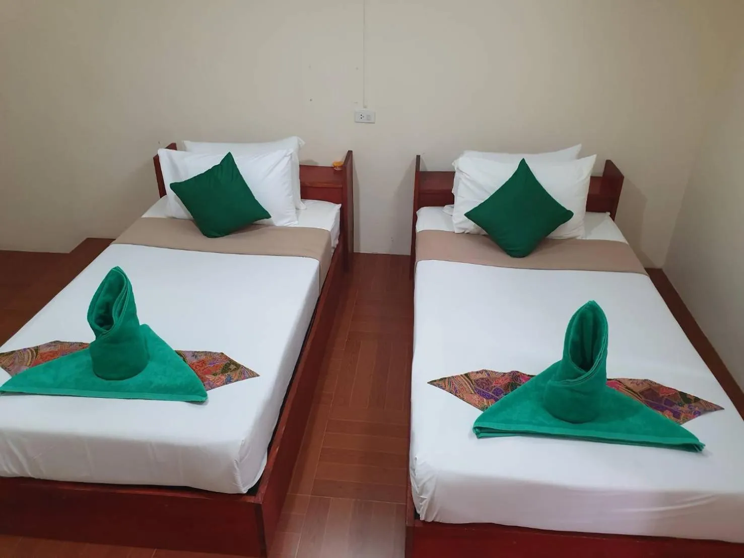 Twin Room with Private Bathroom in Khao Sok Royal Bamboo Lodges - SHA Certified