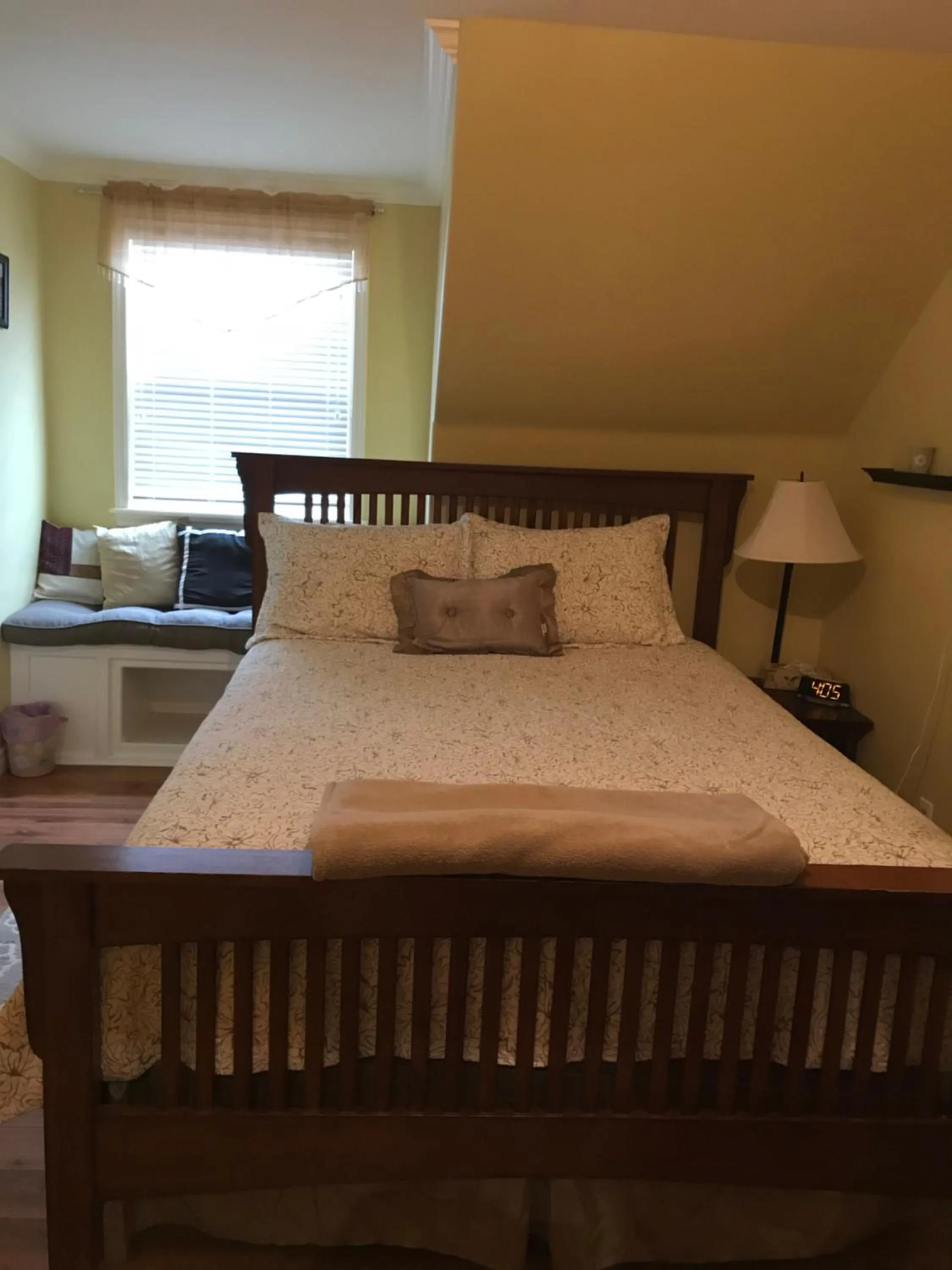 Standard Queen Room in Whitsha Inn B&B