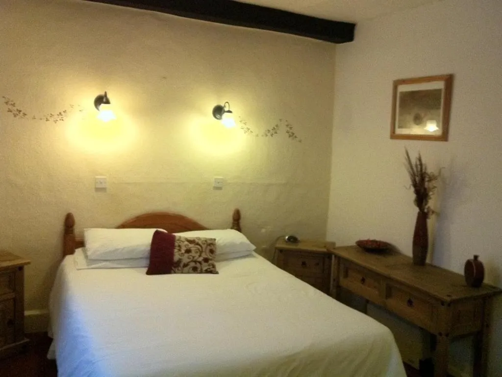 Double Room with Private Bathroom in The George Hotel