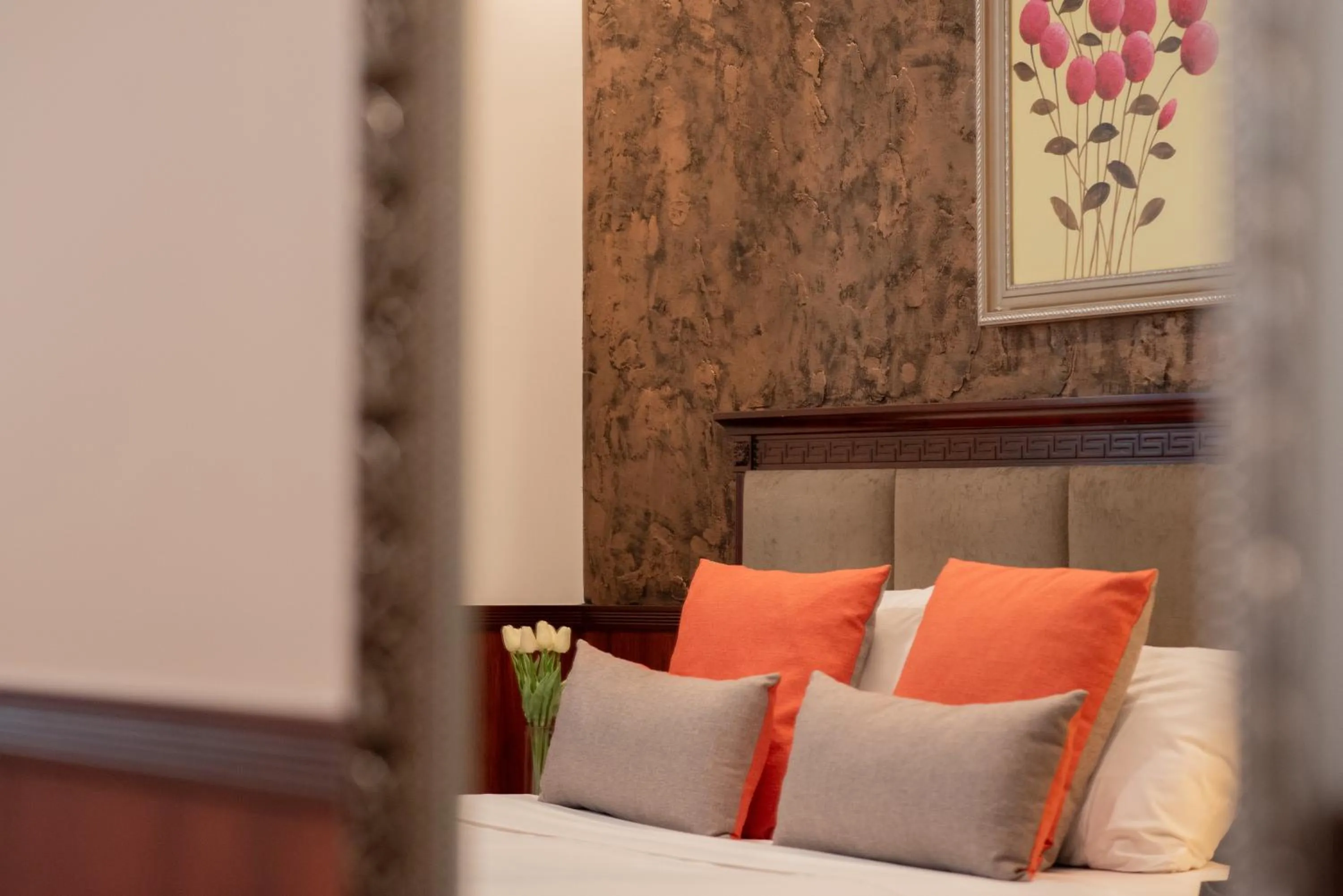 Queen Room in YEHS Hotel Sydney CBD