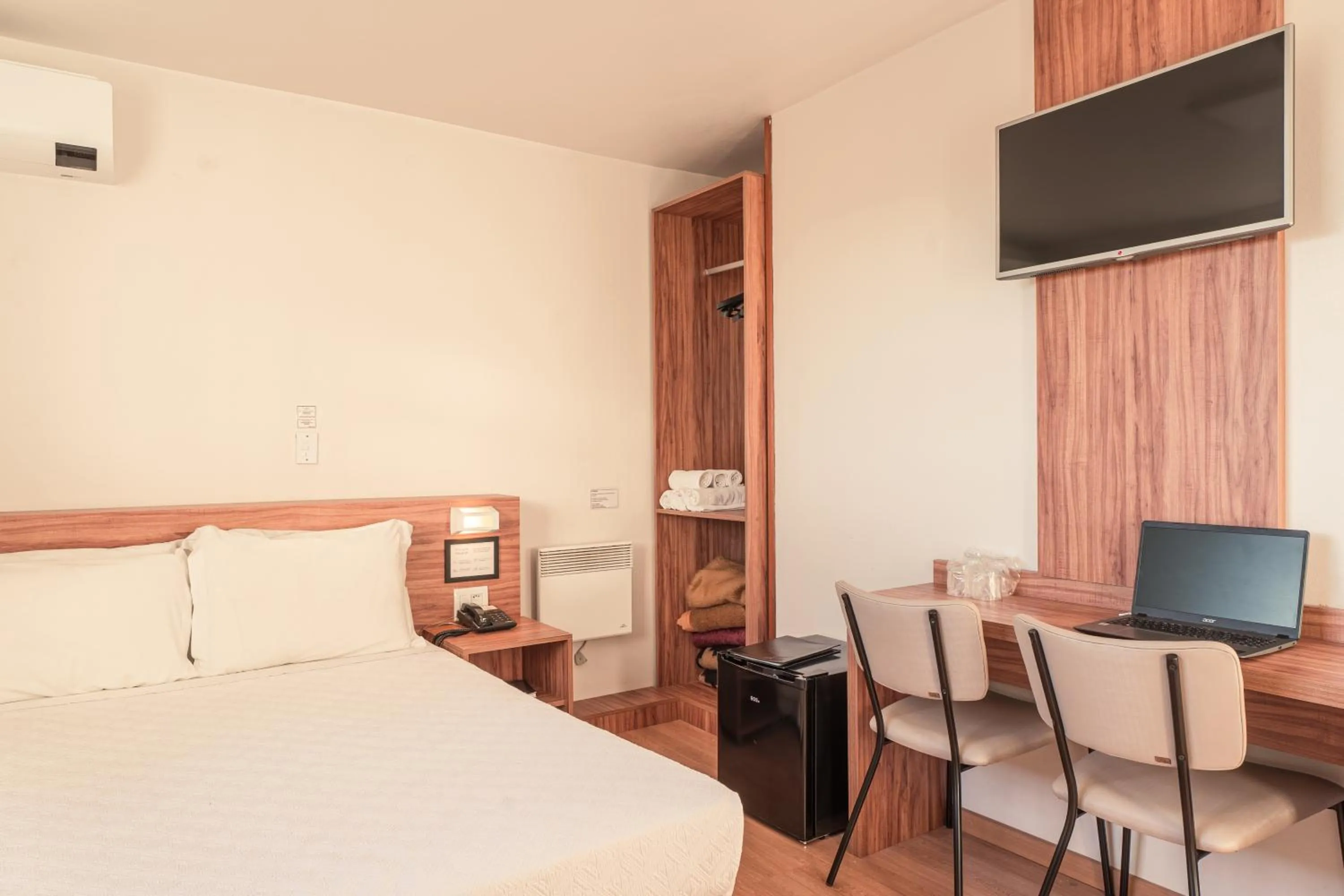 Standard Double Room - single occupancy in Hotel Mont Blanc