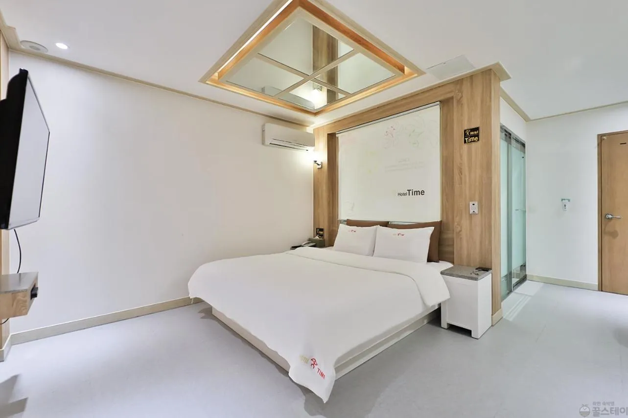 Double Room in Time Hotel