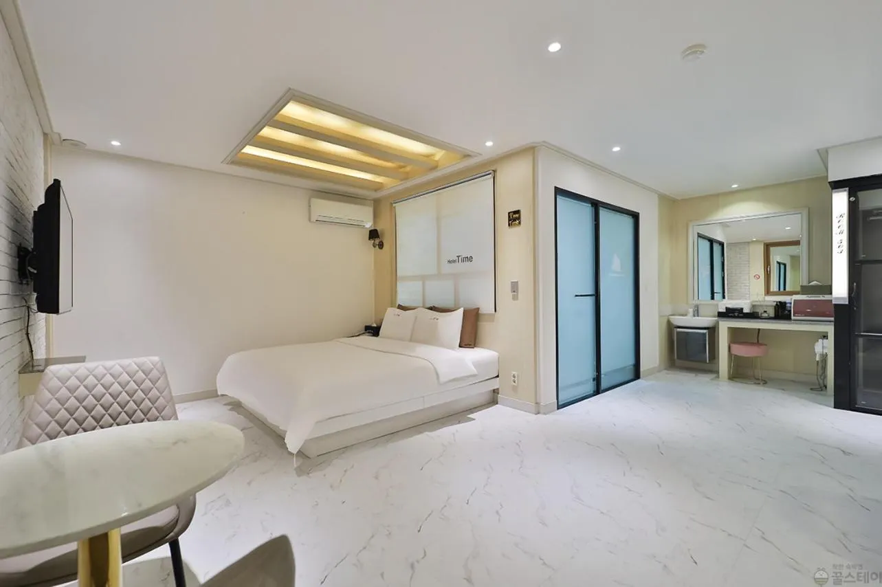 Superior Double Room in Time Hotel