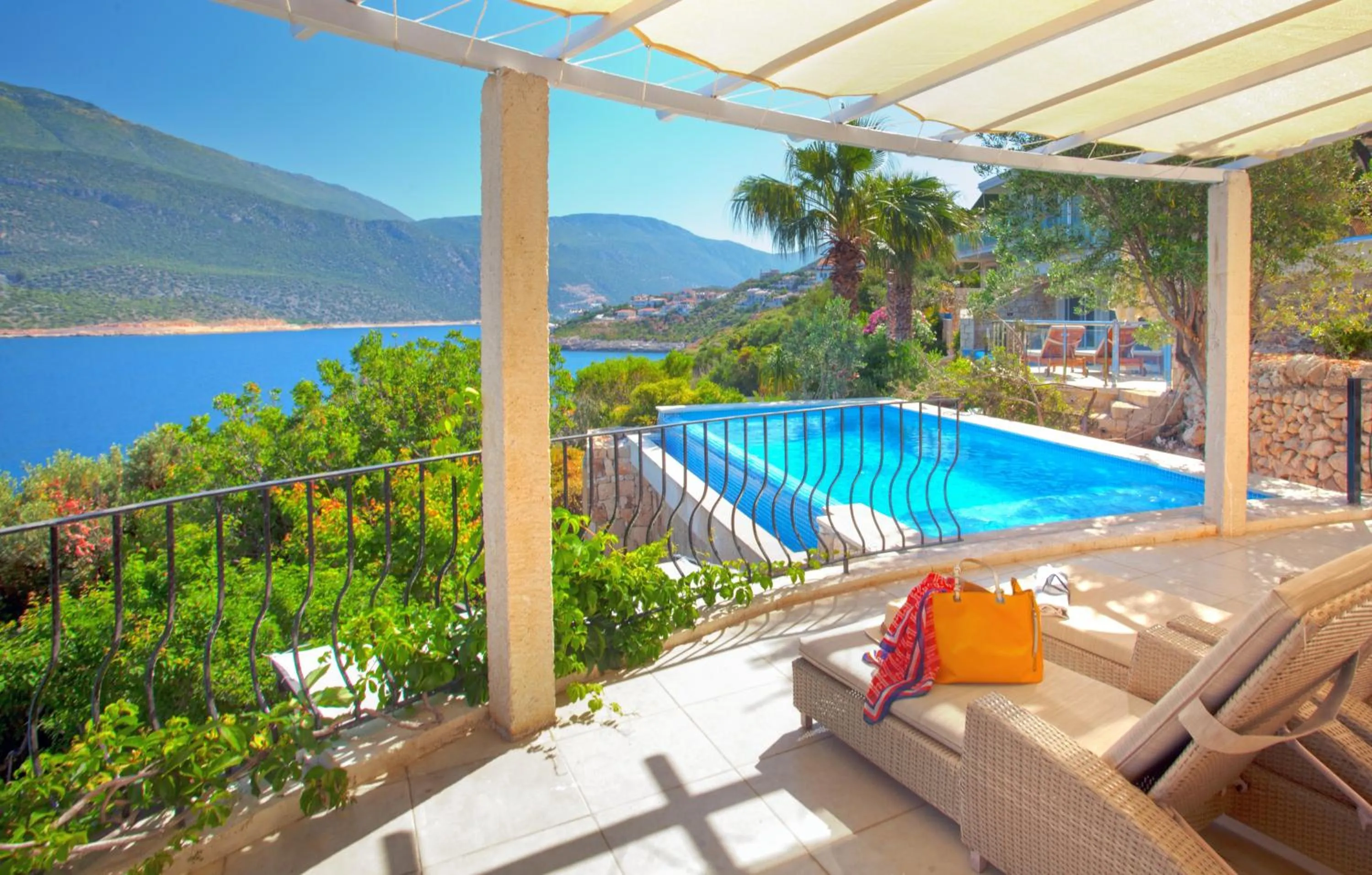 Suite with Private Pool in Mekvin Hotels Deniz Feneri Lighthouse