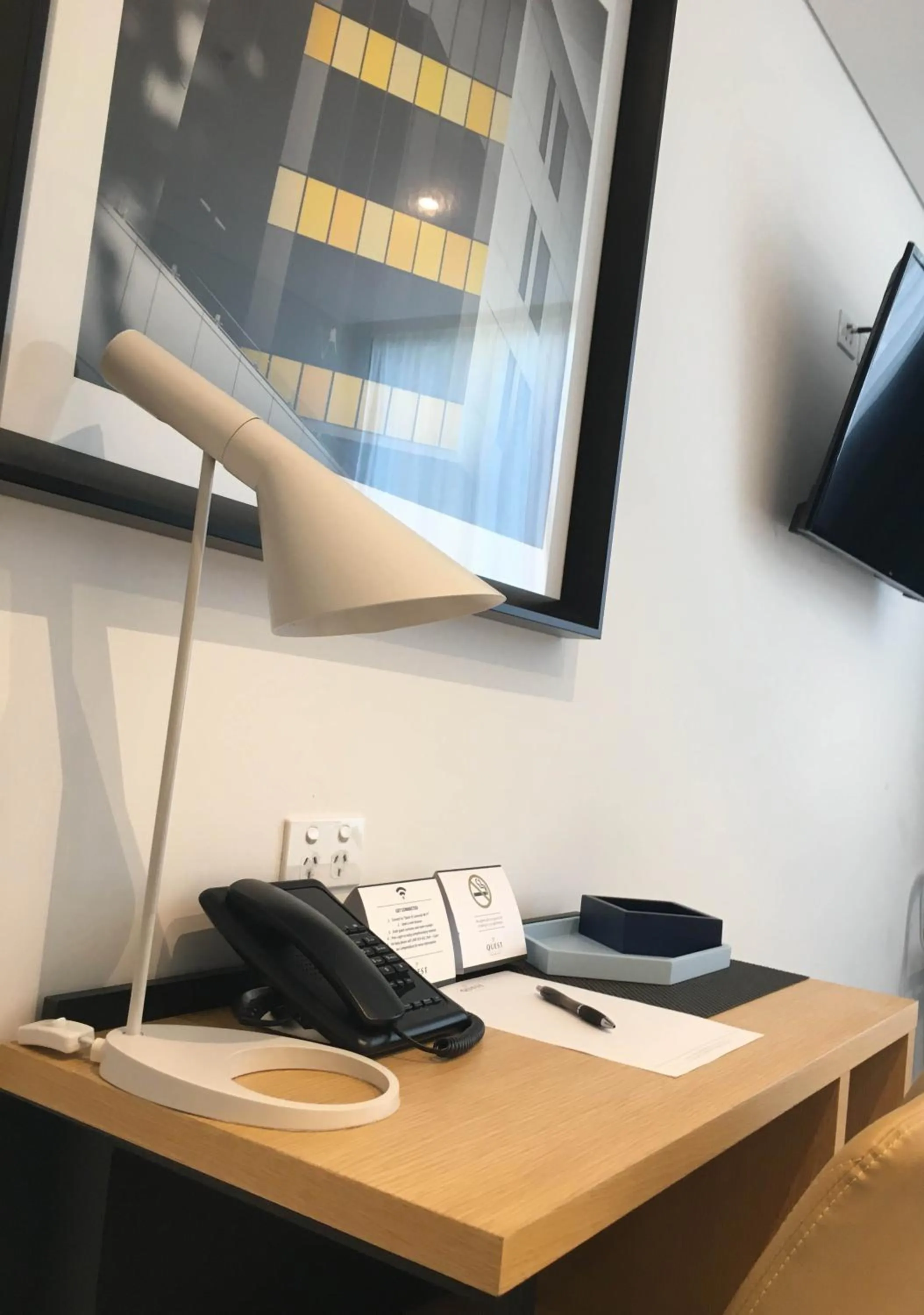 Apartment with Balcony in Quest St Leonards