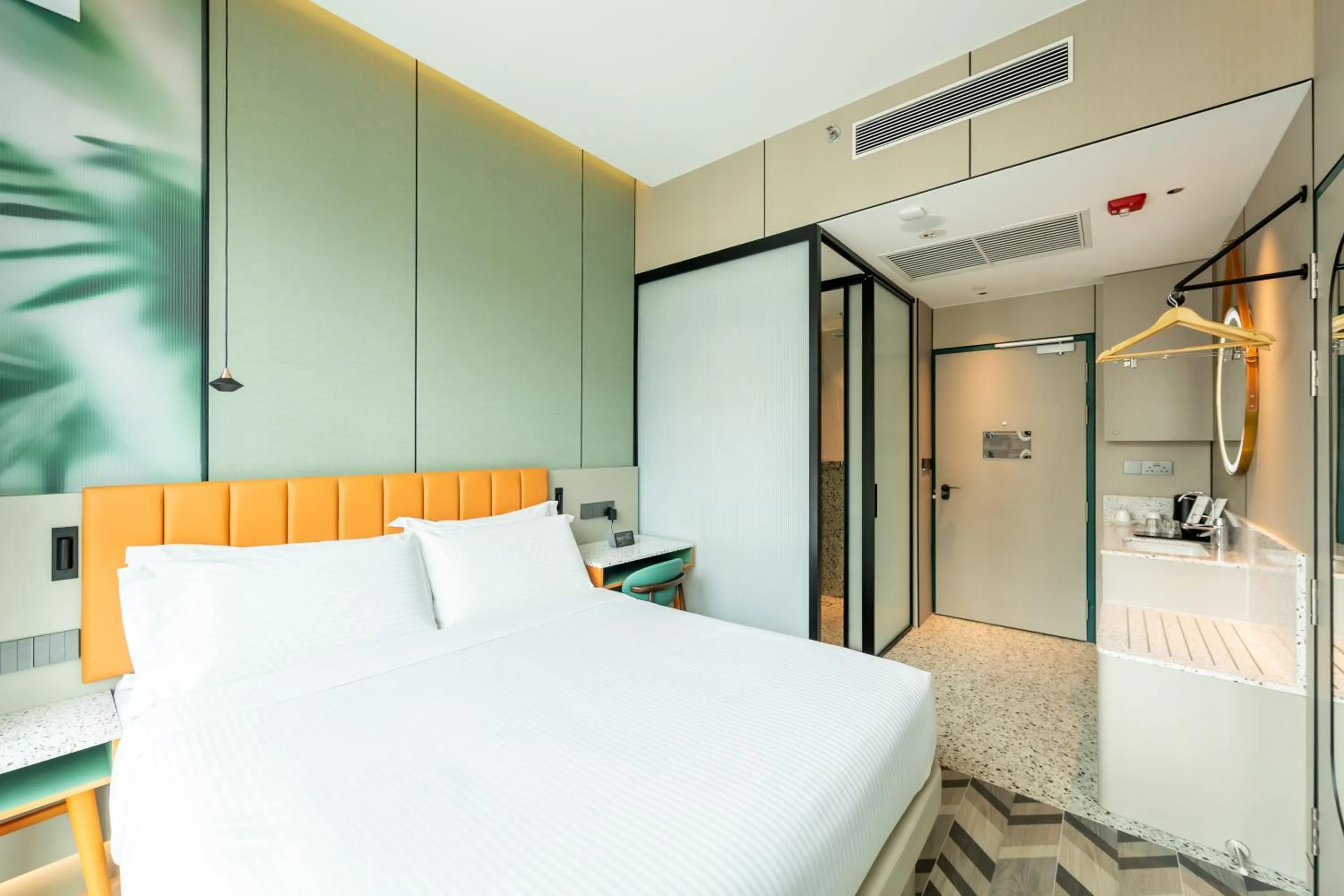 Superior Room with 1 Double Bed in Hotel Waterloo Singapore - Handwritten Collection