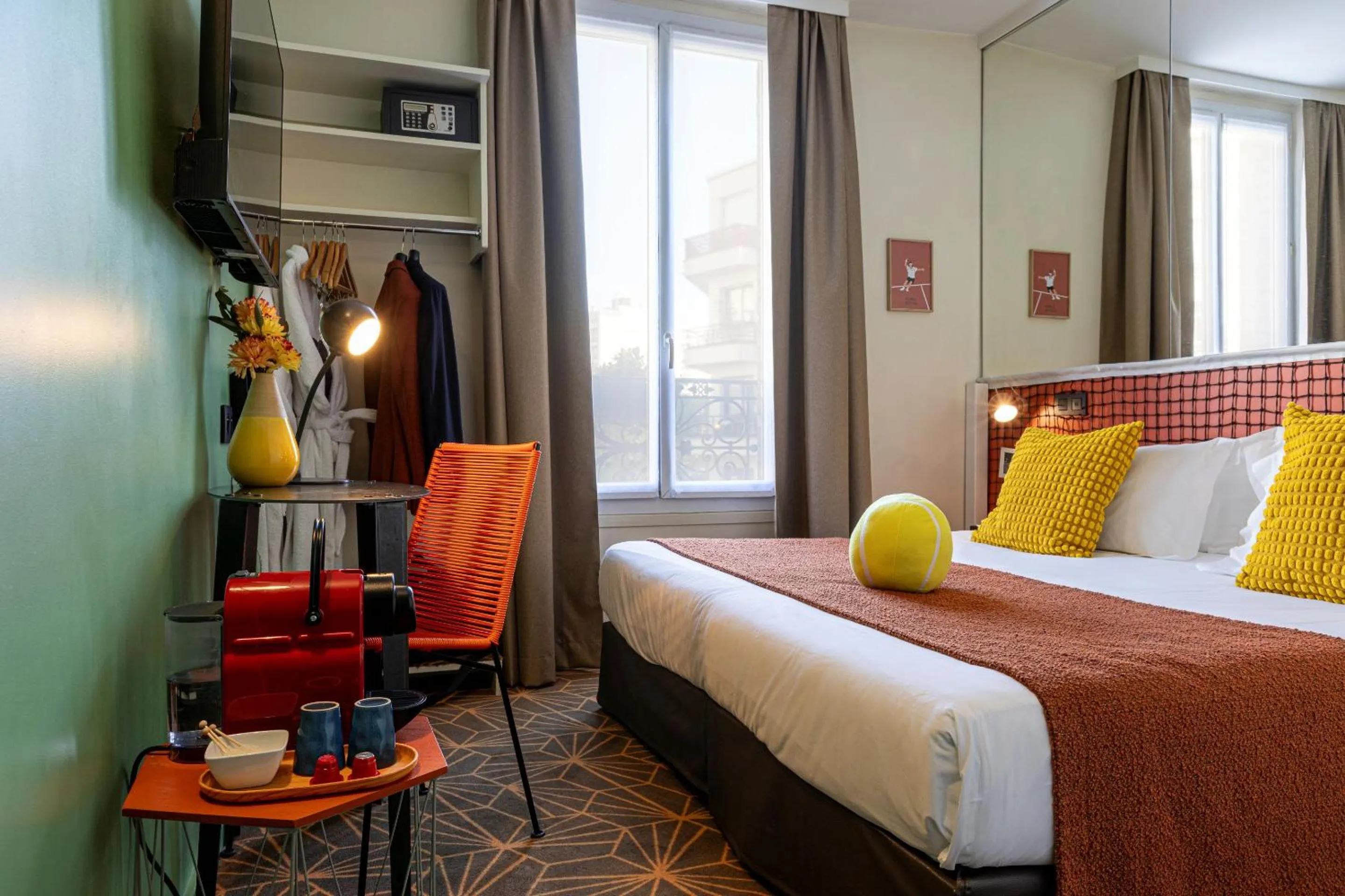 Superior Double Room in Hotel Olympic Paris Boulogne by Patrick Hayat