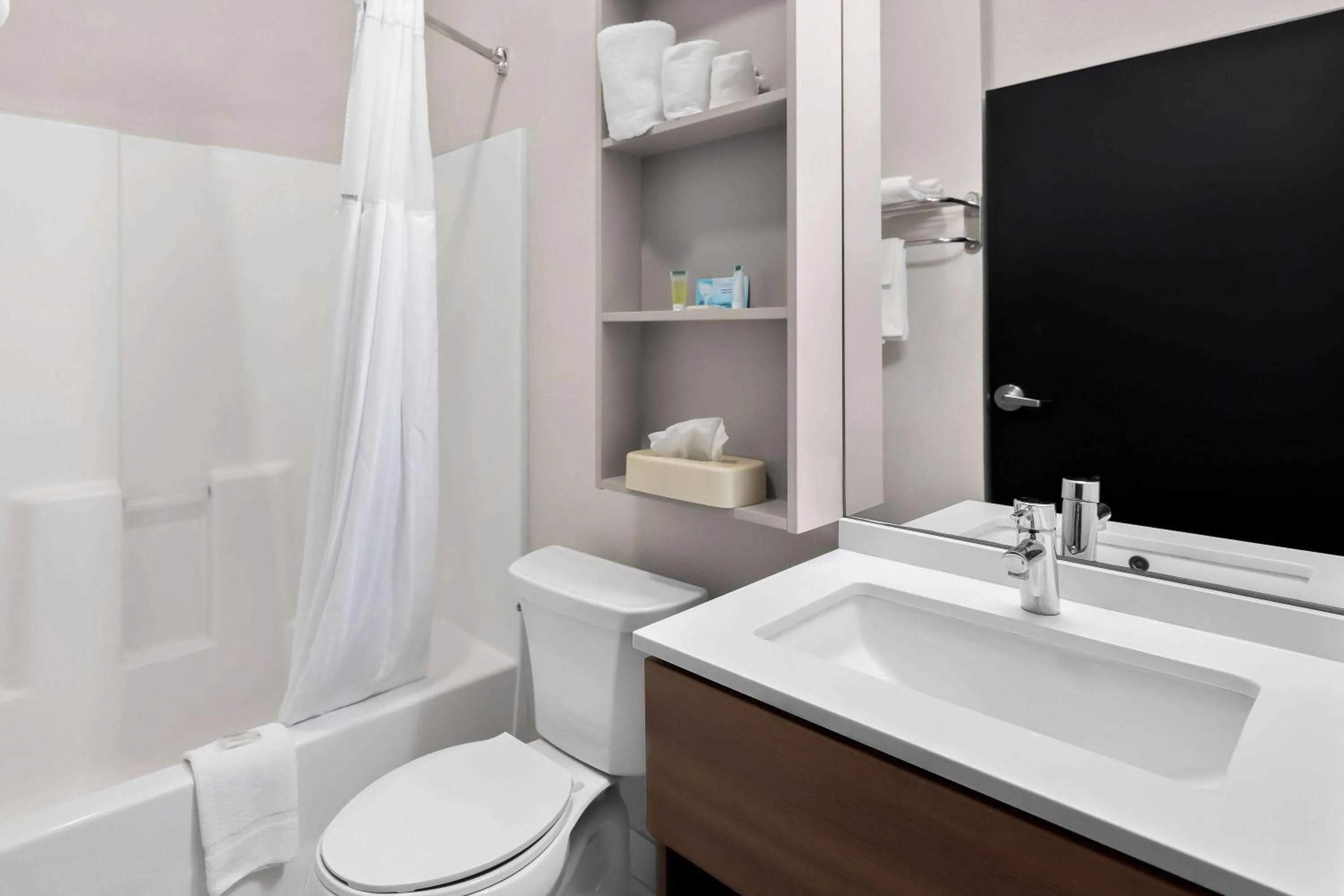 Queen Room - Non-Smoking in Microtel Inn & Suites by Wyndham Sweetwater