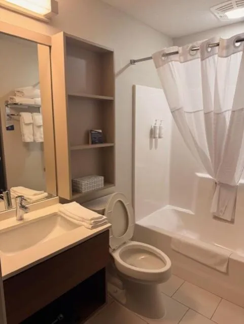 Queen Room with Hearing Impaired Access - Non-Smoking in Microtel Inn & Suites by Wyndham Altoona