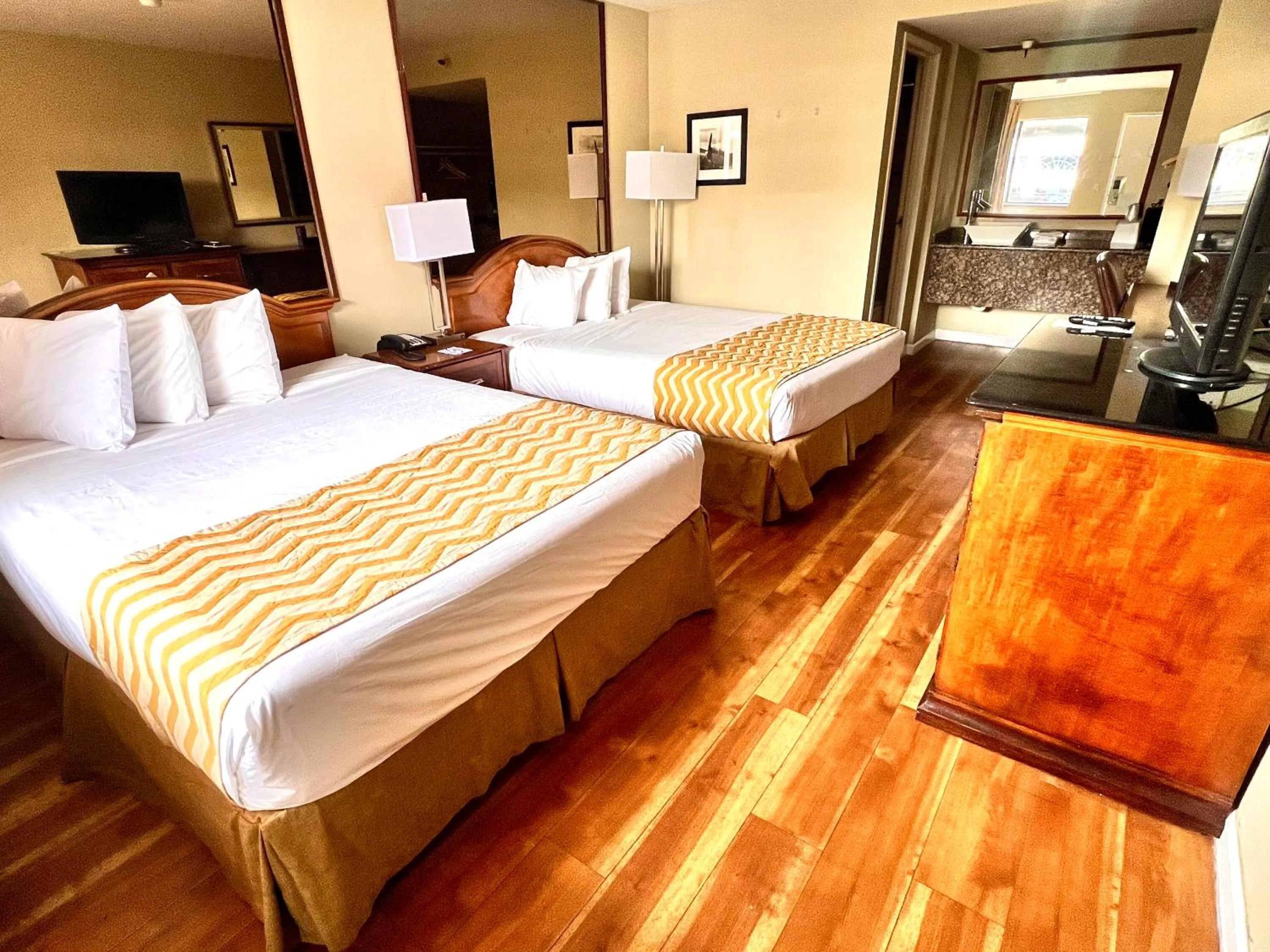 Queen Room with Two Queen Beds - Non-Smoking in Travelodge by Wyndham Reno