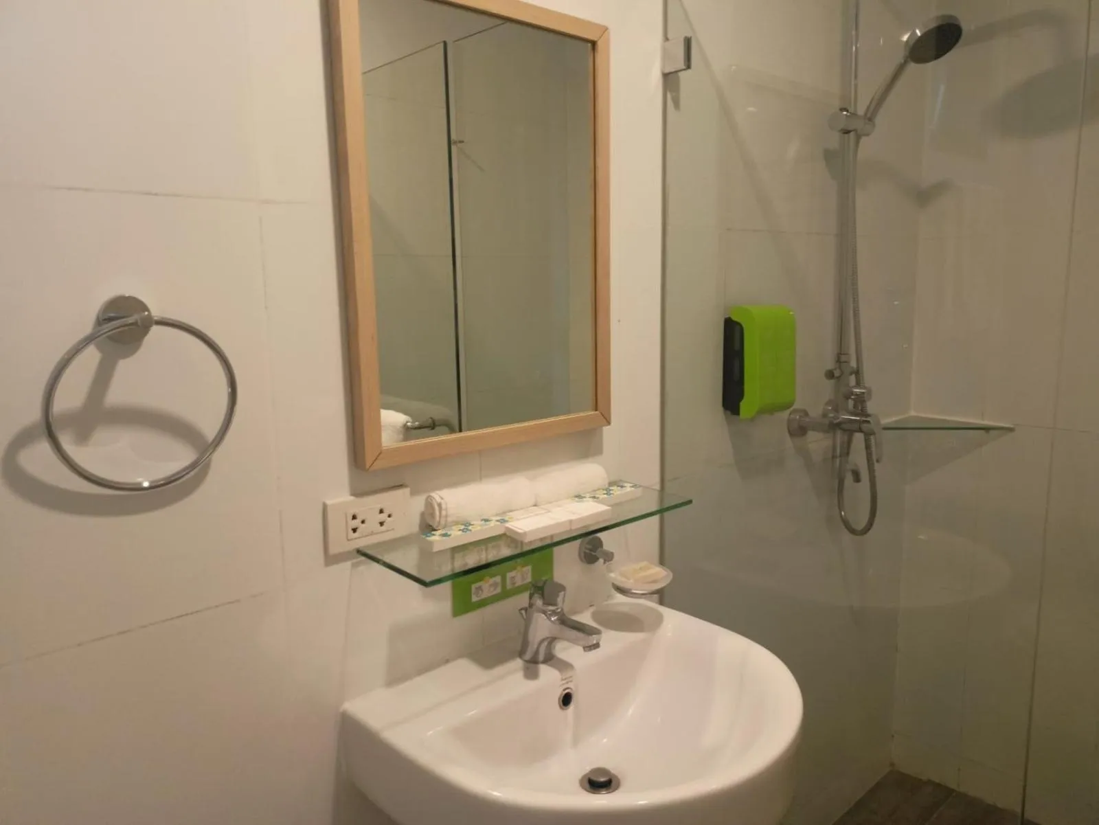 Superior Queen Room - No Window in Lime Hotel Boracay