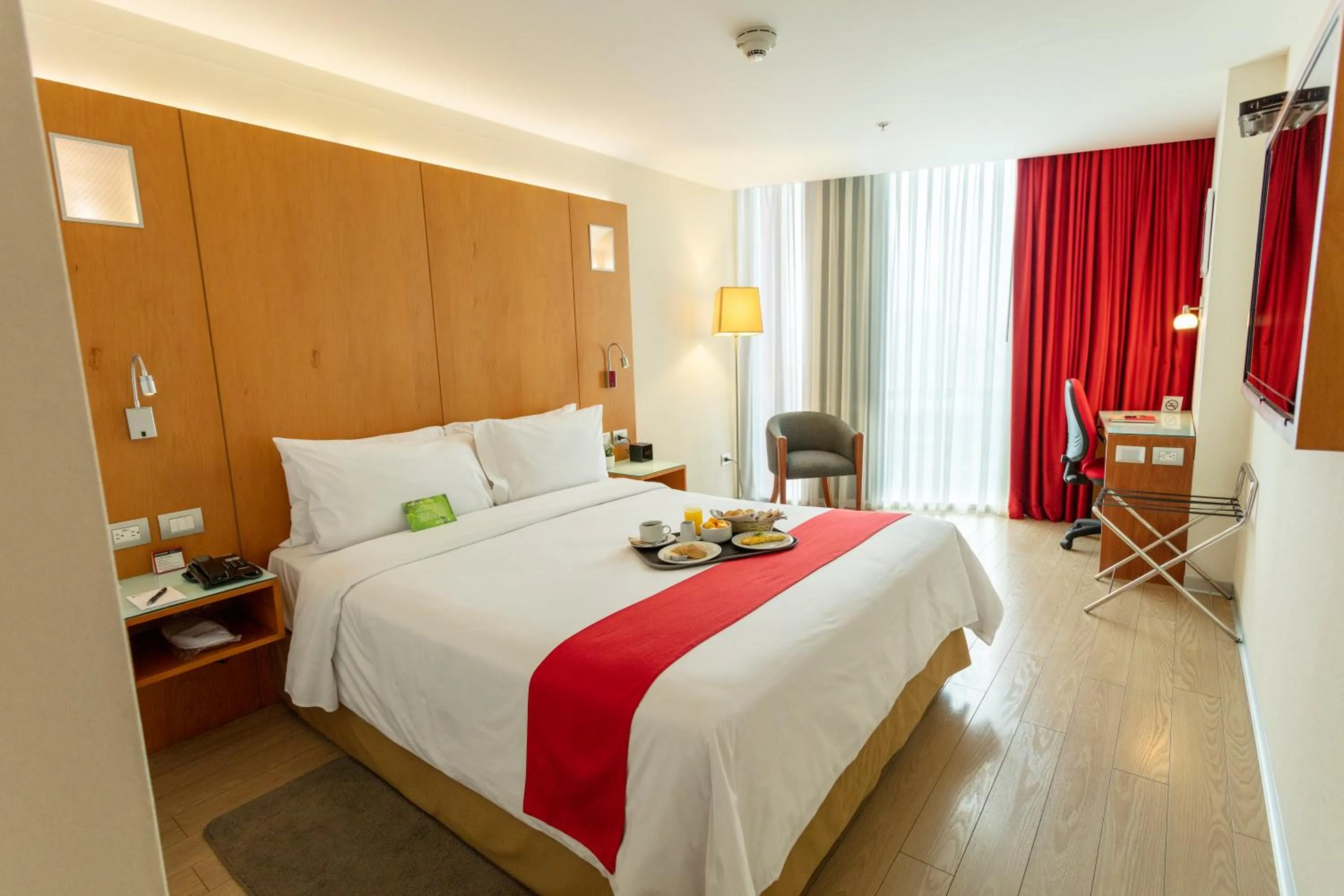 Queen Room - Non-Smoking in Ramada Encore by Wyndham Lima San Isidro