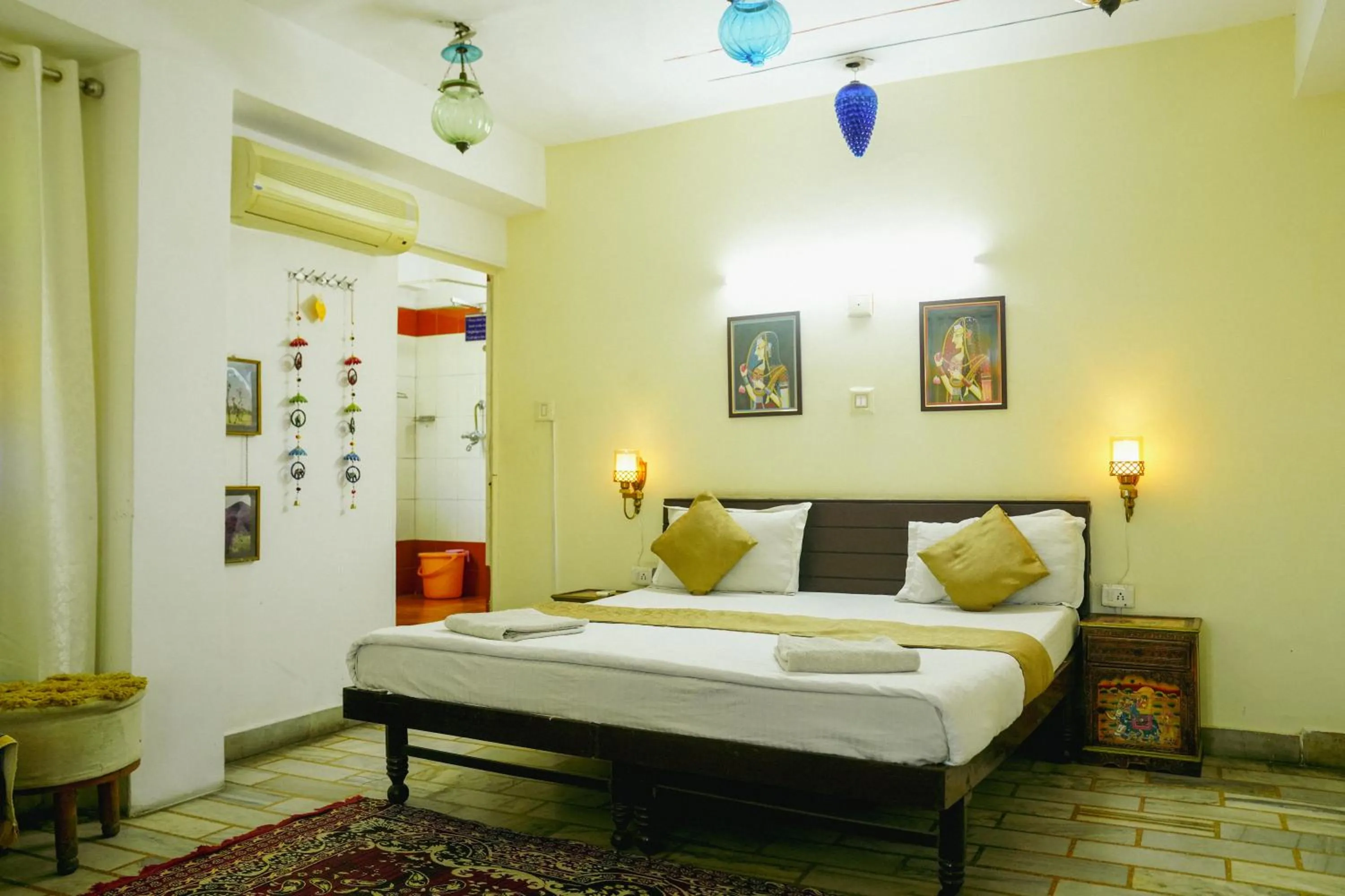 Deluxe Double or Twin Room with Lake View - single occupancy in Dreamyard Udaipur