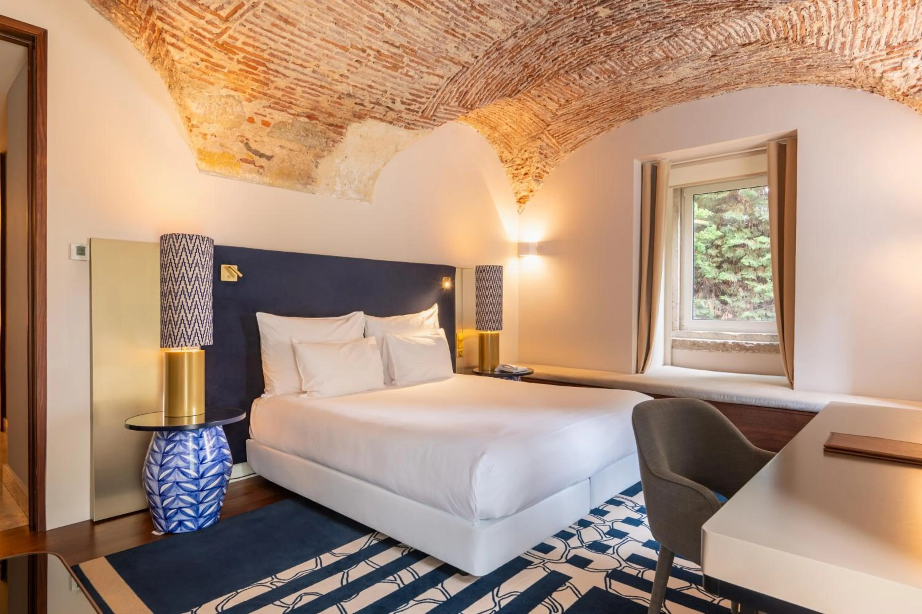 King Suite with Pool View in Palácio do Governador - Lisbon Hotel & Spa