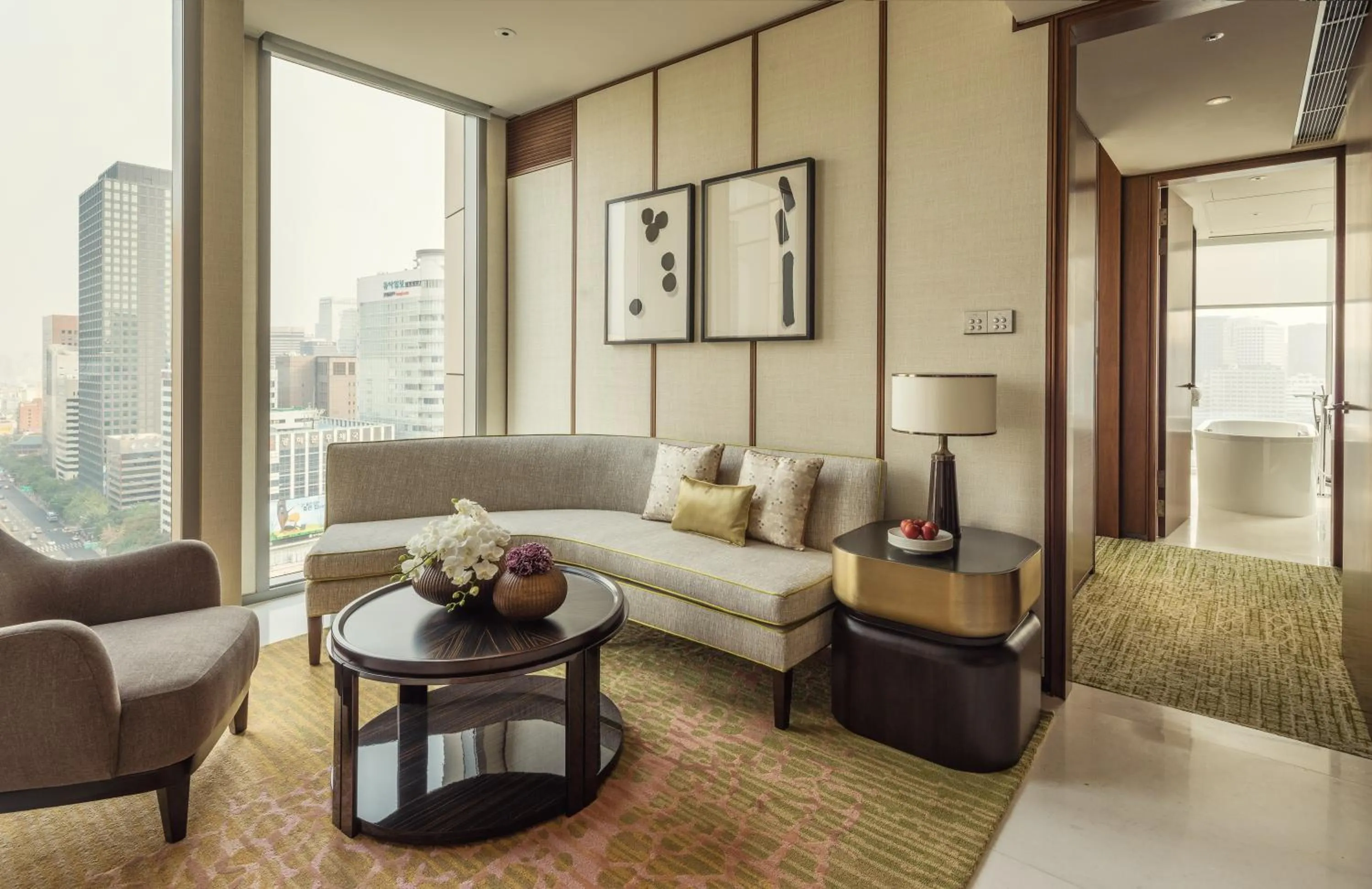 Executive King Suite with City View in Four Seasons Hotel Seoul