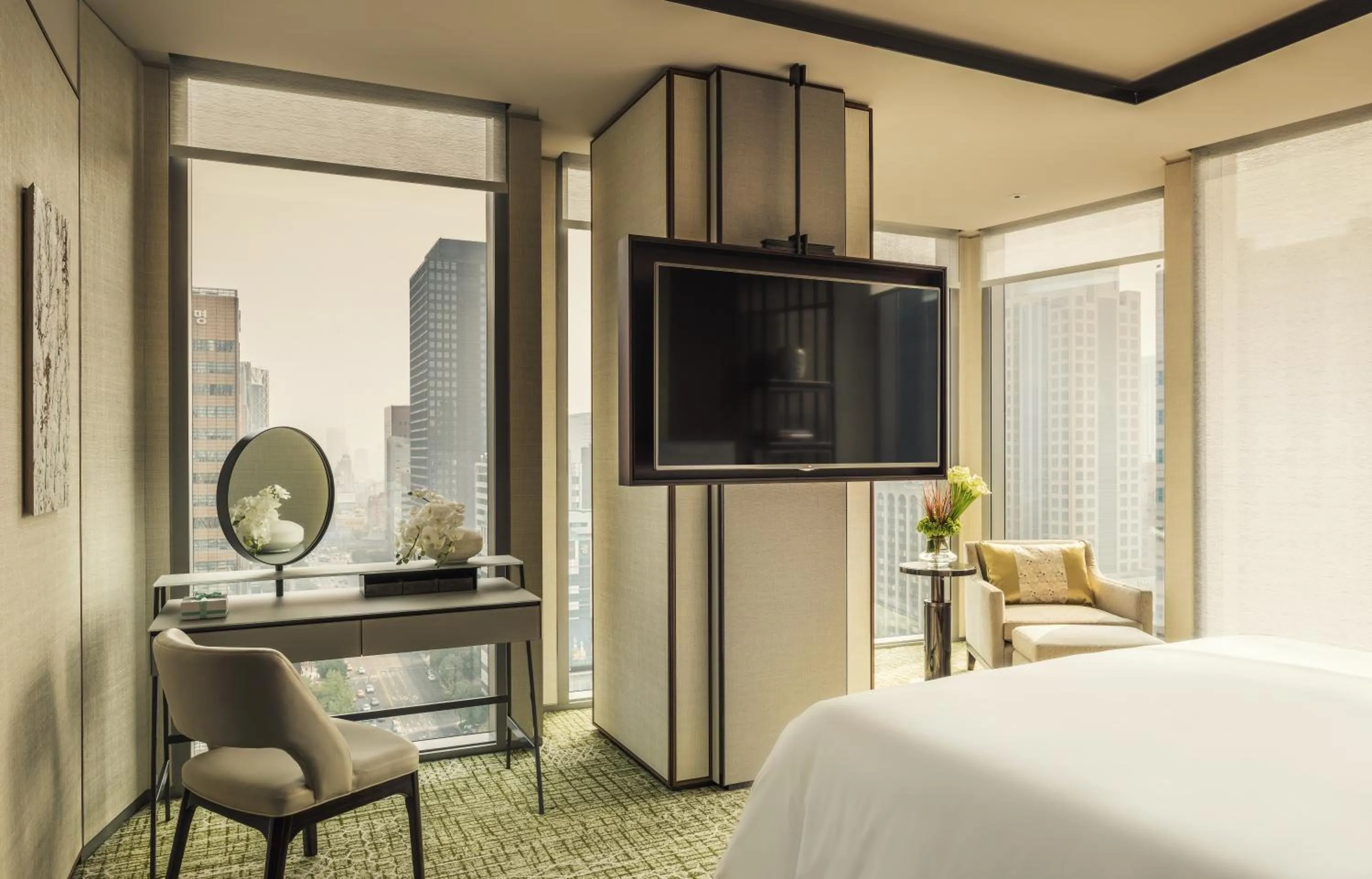 Executive Double Suite with City View in Four Seasons Hotel Seoul