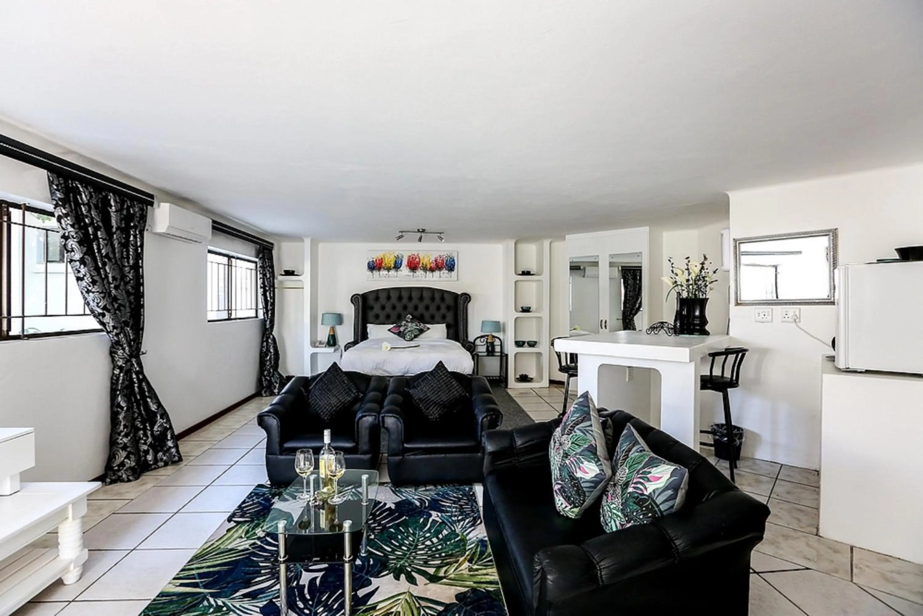 Deluxe Room in Misty Waves Boutique Hotel