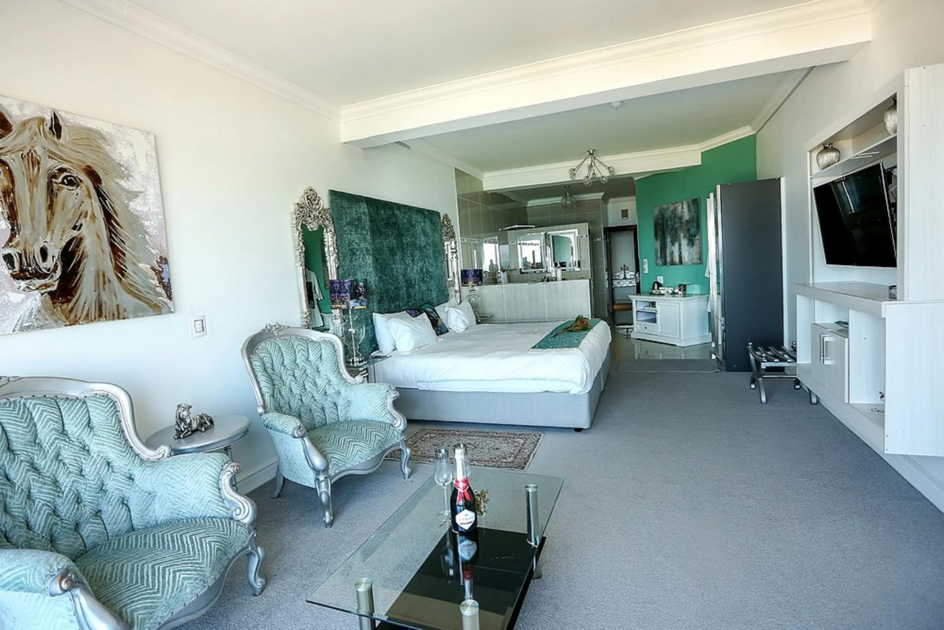 Platinum Penthouse Superior Suite in Misty Waves Boutique Hotel