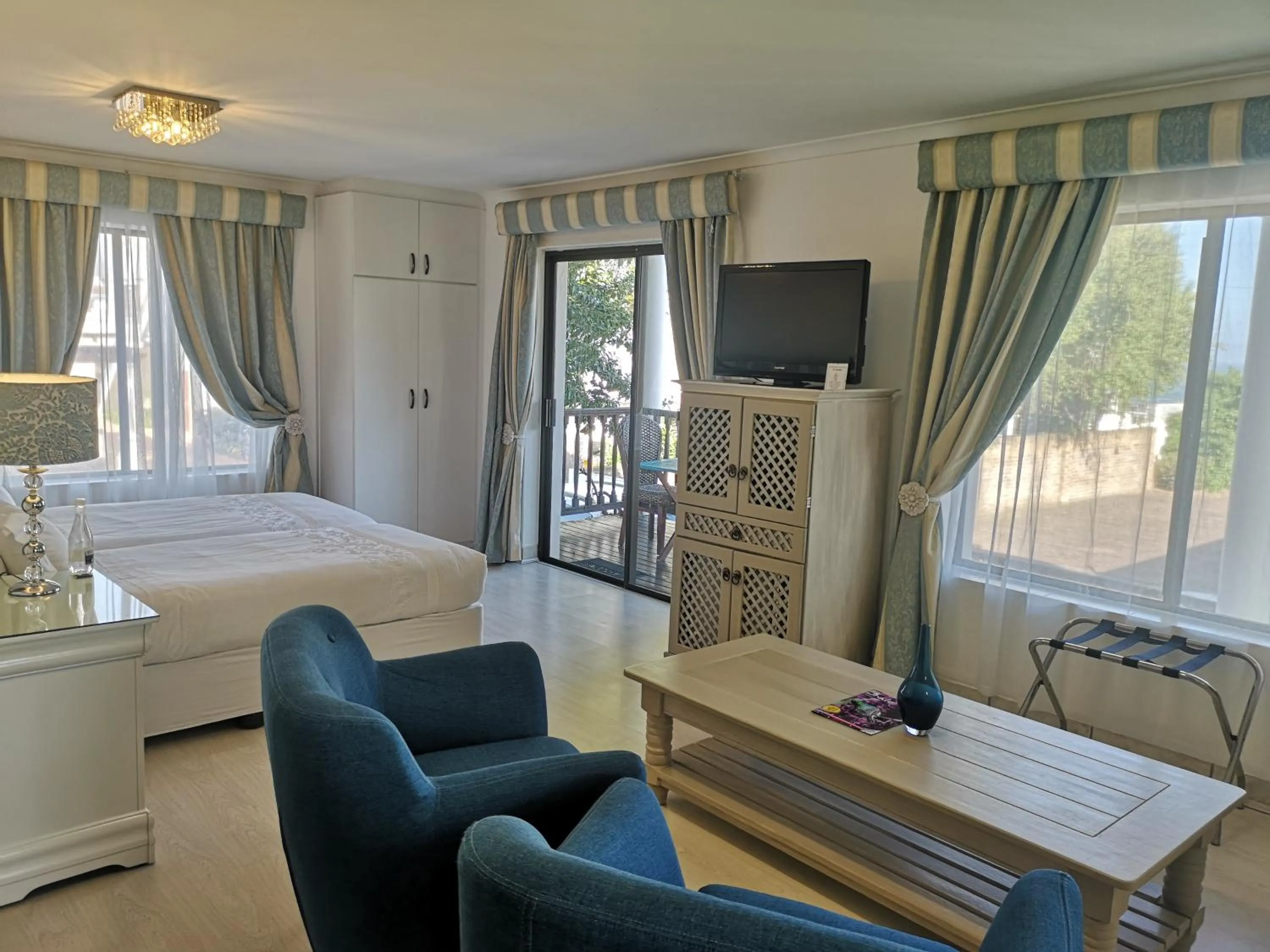 Annex - Family Apartment in Misty Waves Boutique Hotel