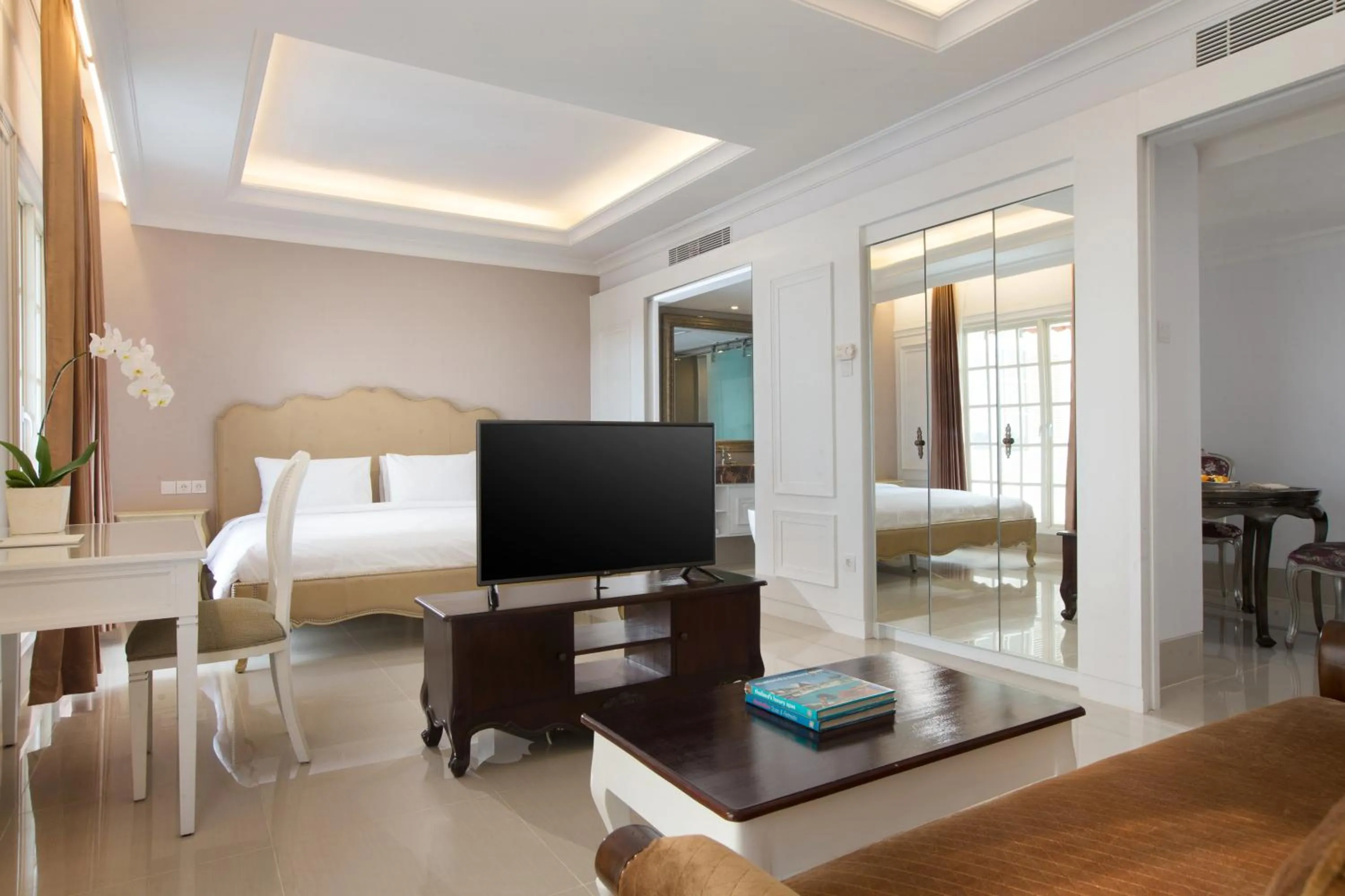 Suite King Room in Hotel Santika Seminyak