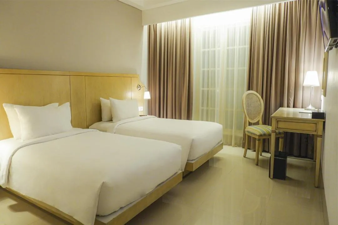 Superior Twin Room in Hotel Santika Seminyak
