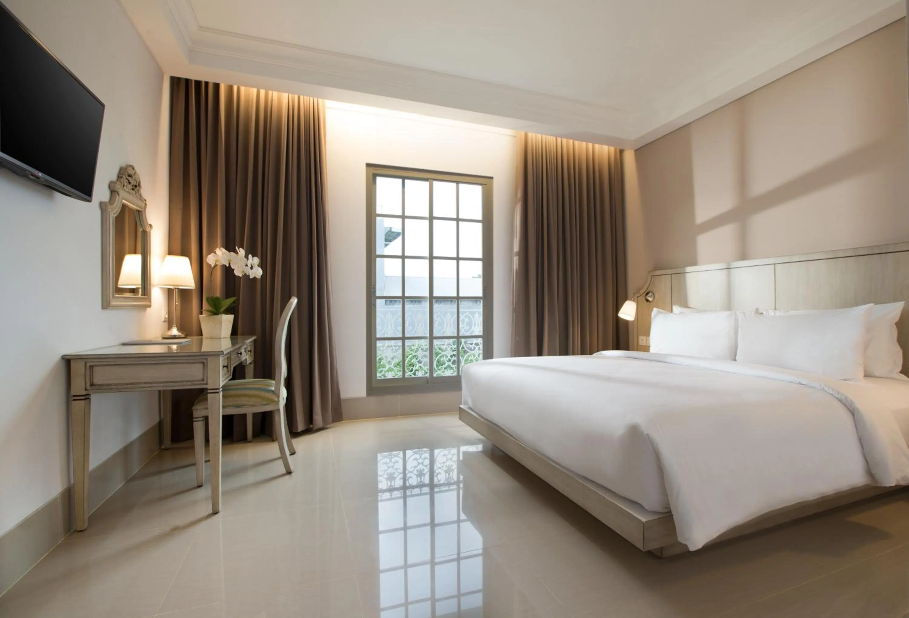 Superior King Room in Hotel Santika Seminyak