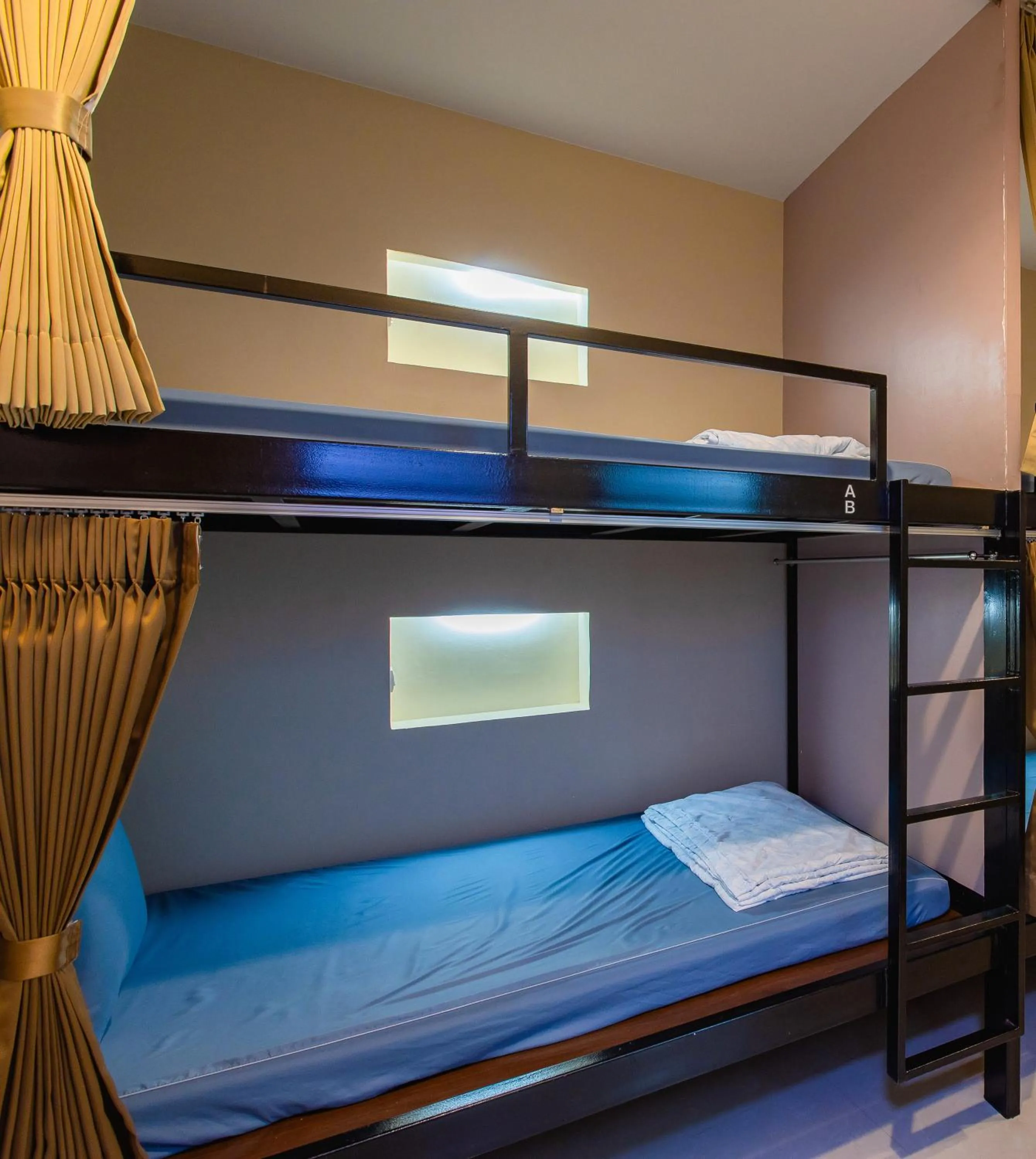 Bed in 6-Bed Mixed Dormitory Room in Restiny Hostel