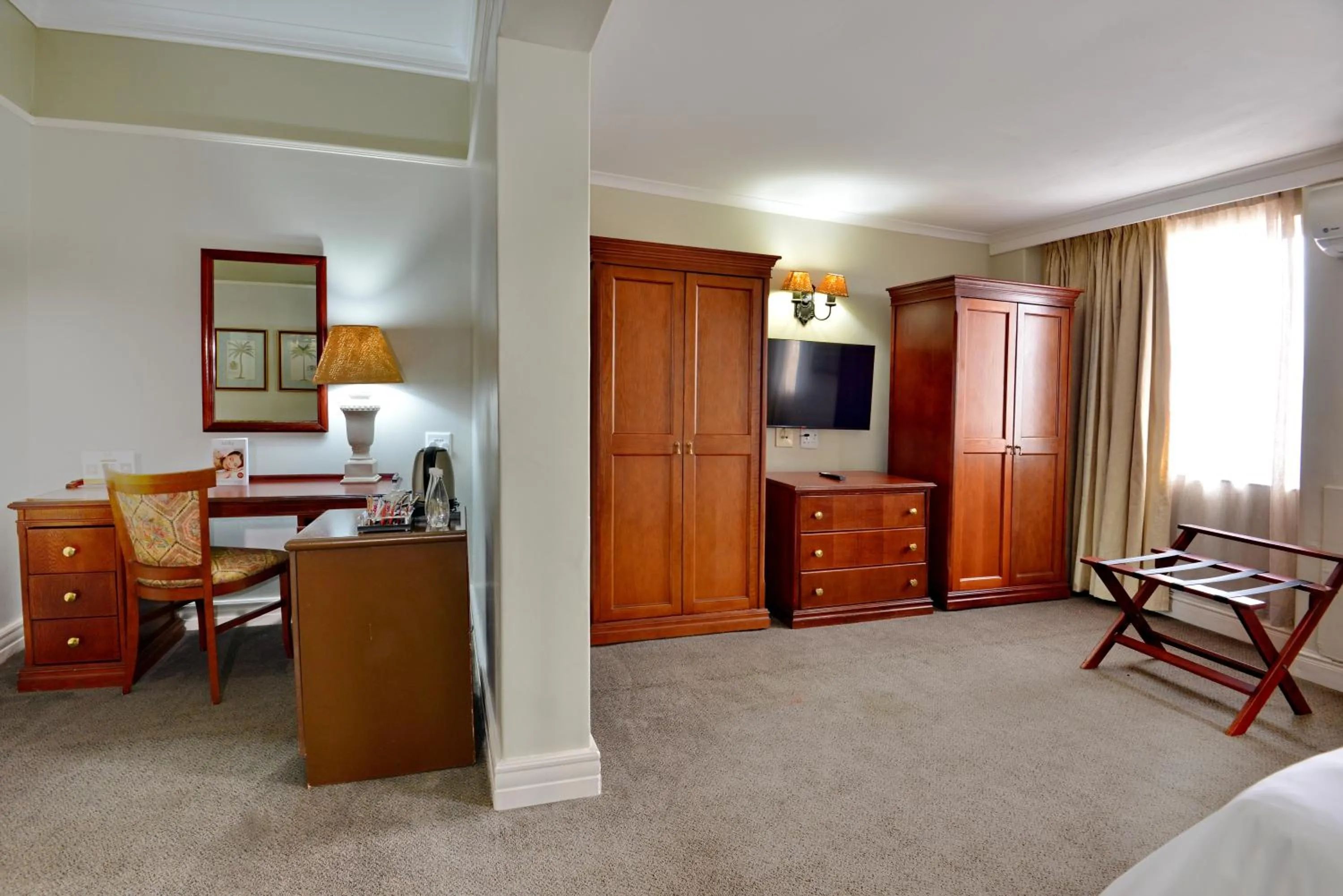 Large Twin Room in The Balmoral - Halaal