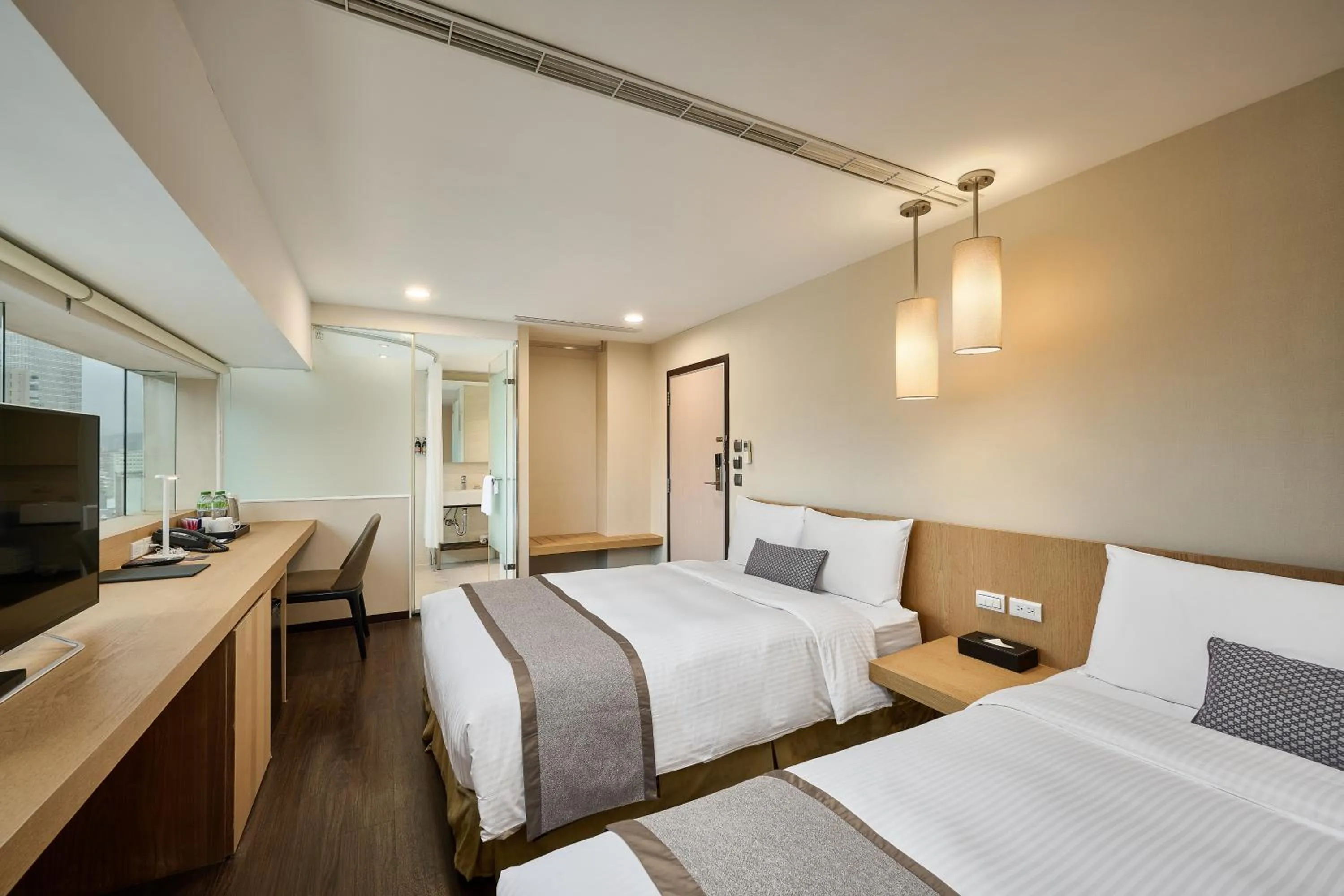 Deluxe Quadruple Room in Eastin Taipei Hotel