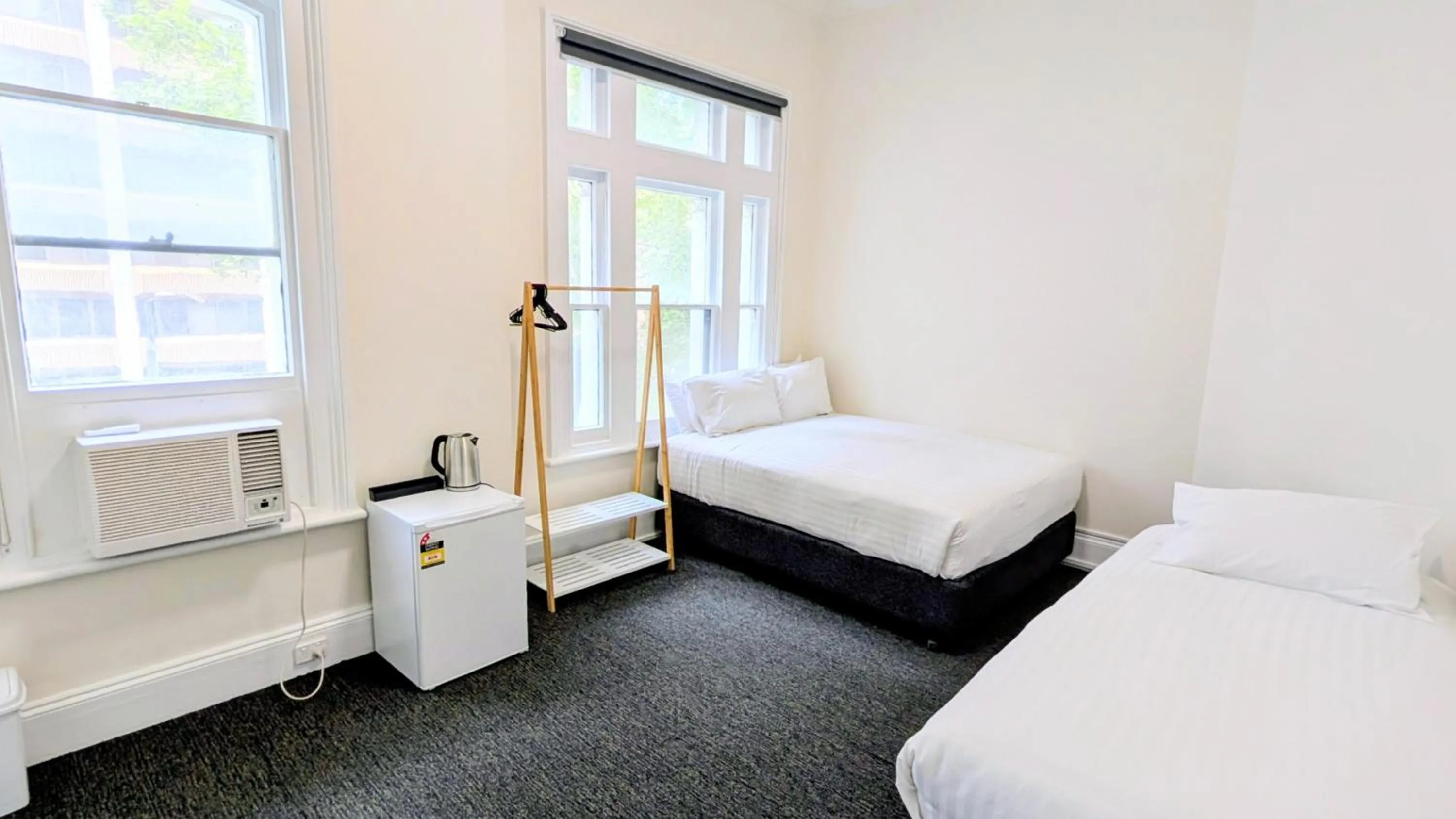 Queen Room in Ambassadors Hotel