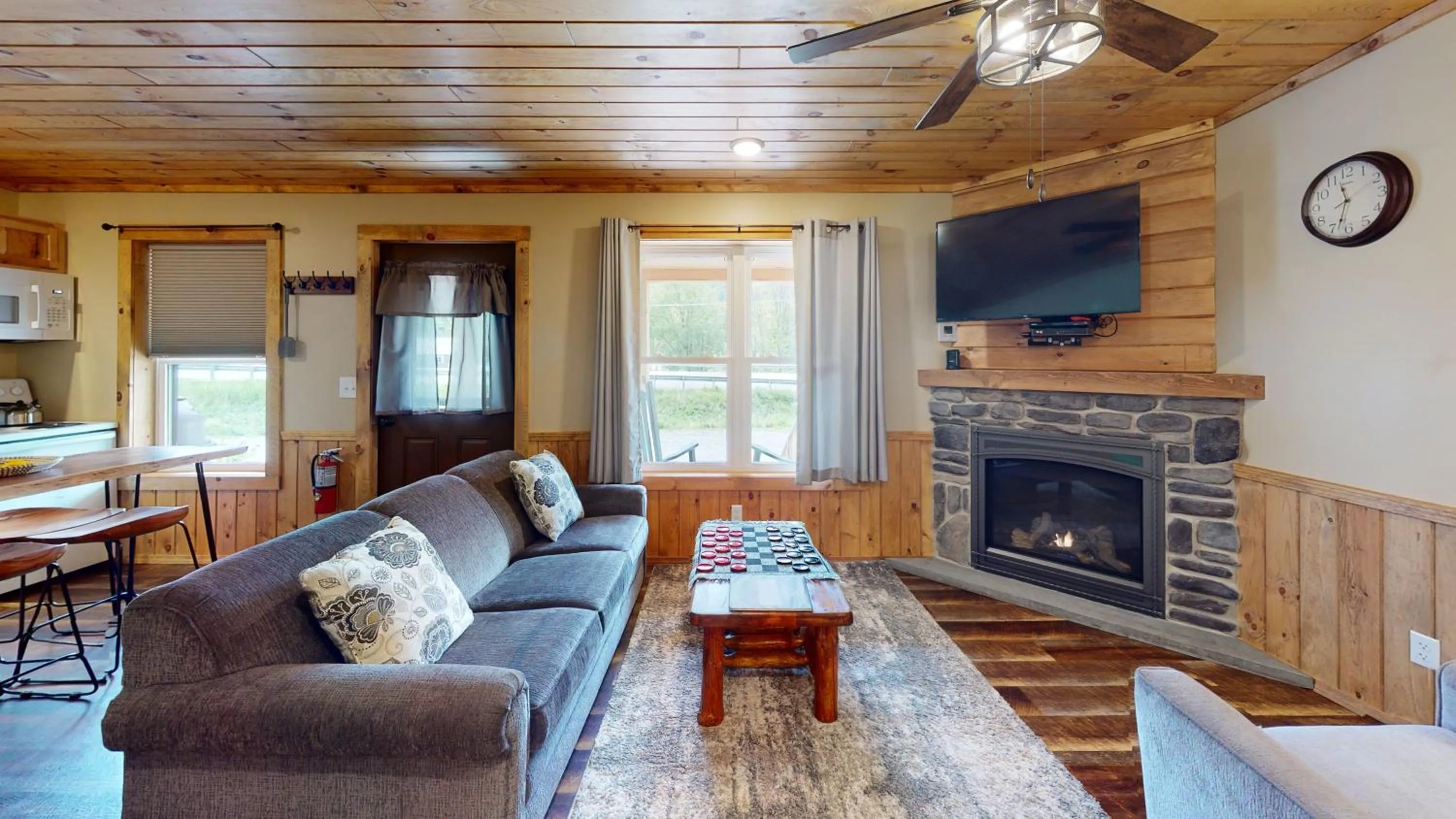 Double Room with Mountain View in Rough Cut Lodge