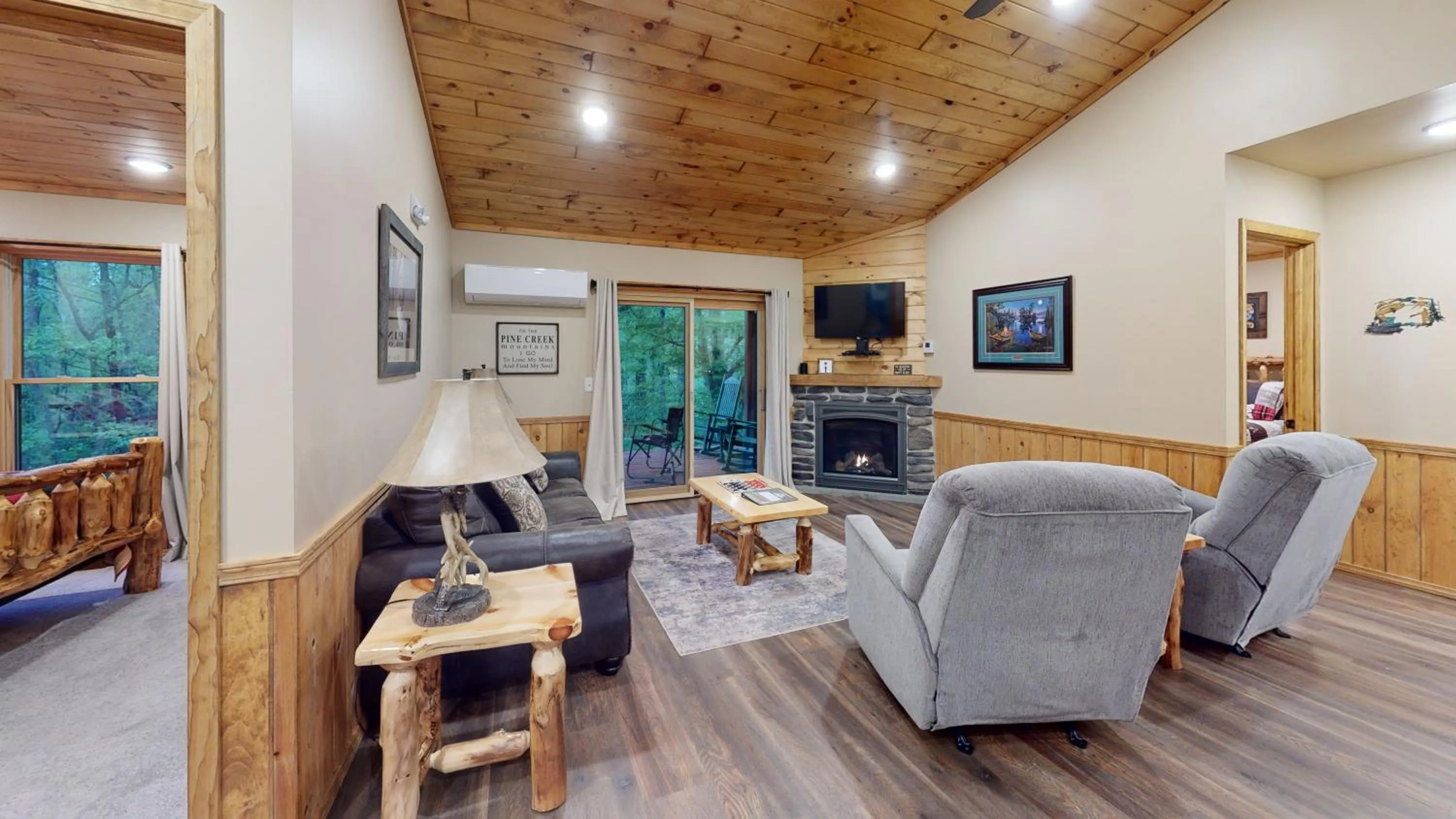 Four-Bedroom House in Rough Cut Lodge