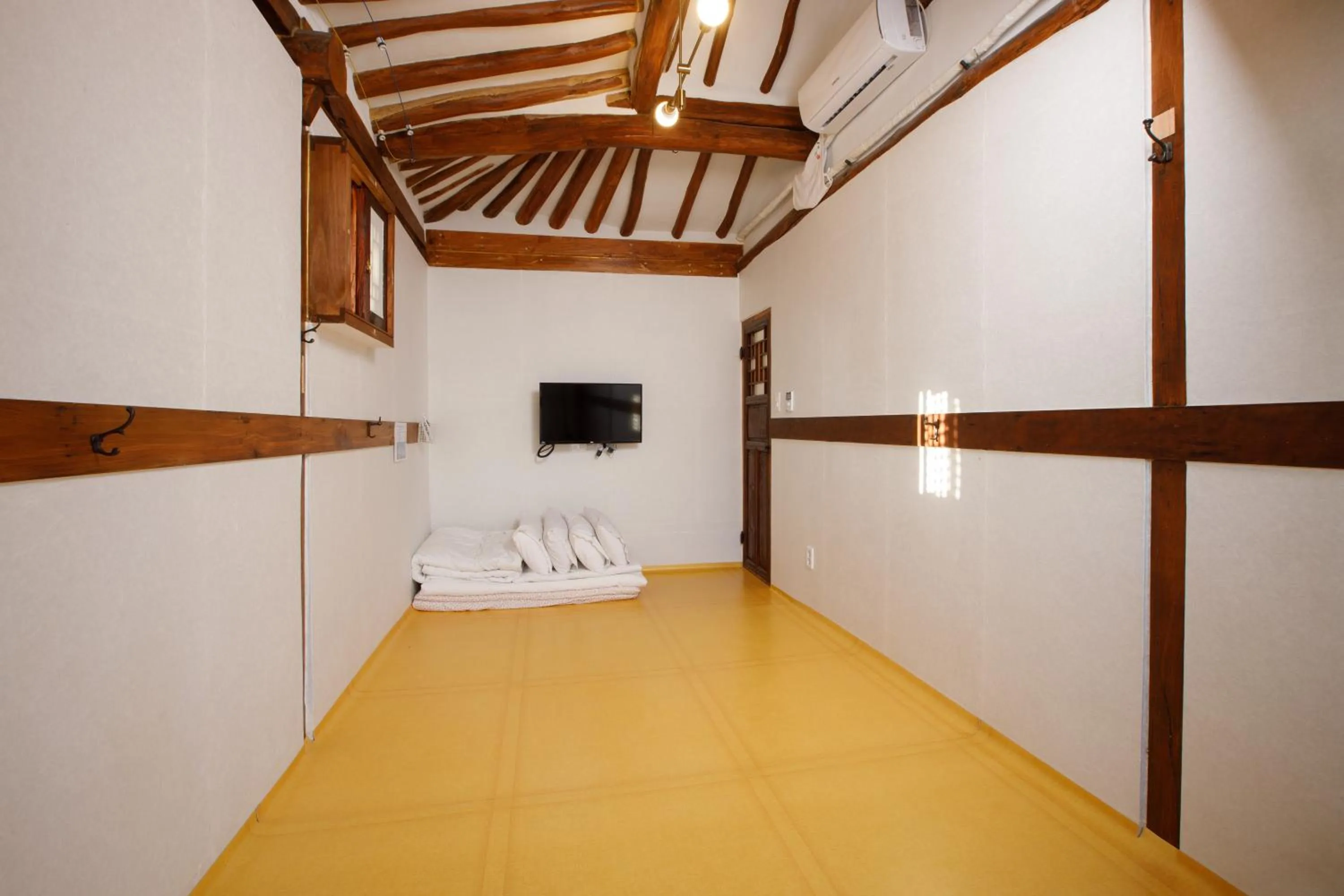 Korean-Style Deluxe Room in GaEunChae