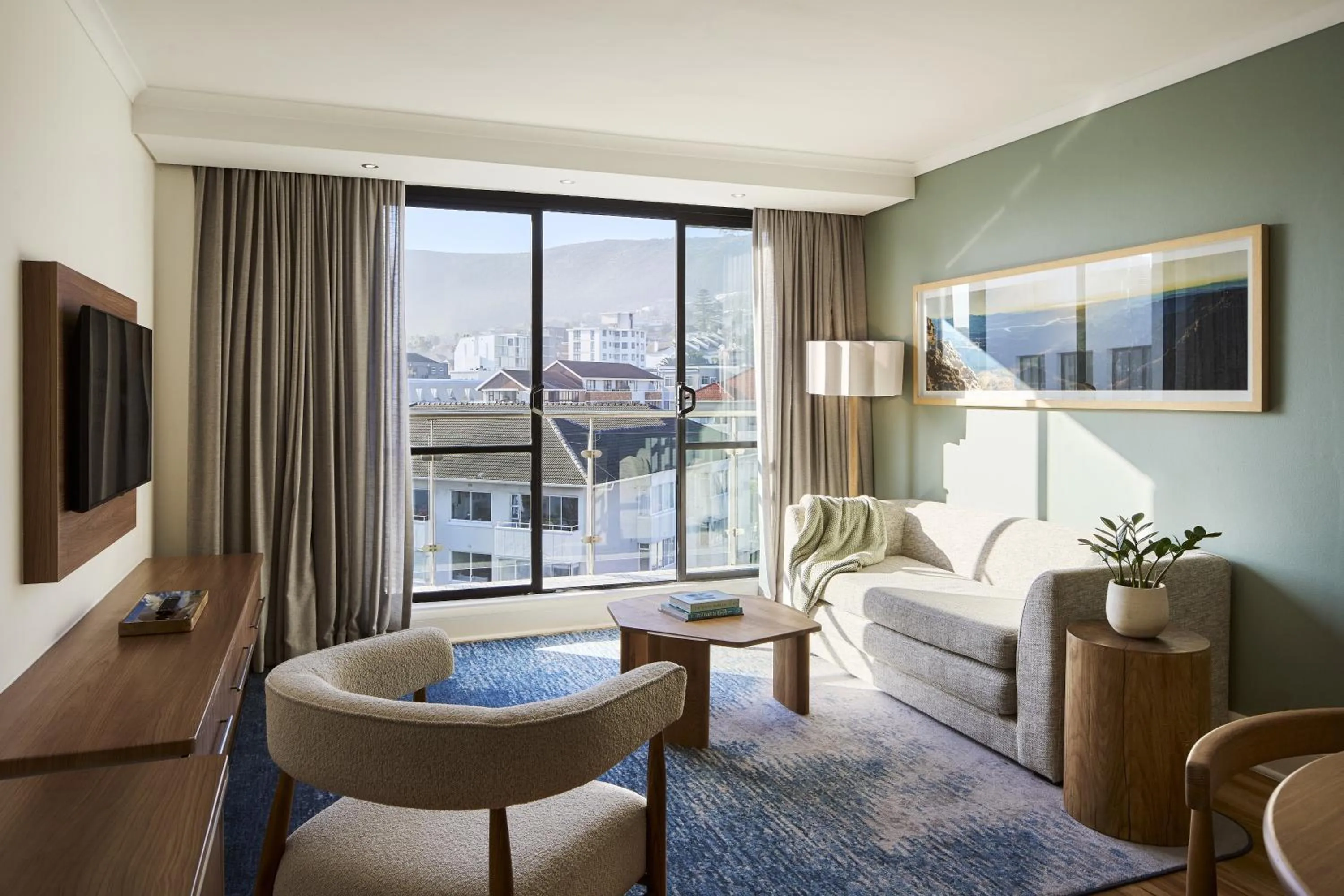 Apartment with Mountain View and Balcony in President Hotel