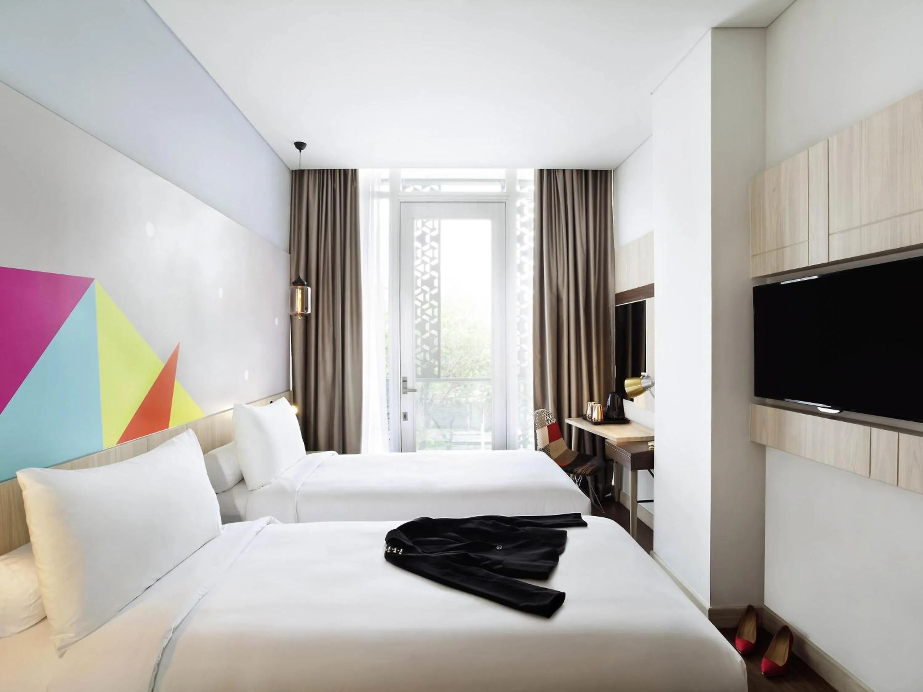 Superior Twin Room with Balcony in Ibis Styles Jakarta Sunter