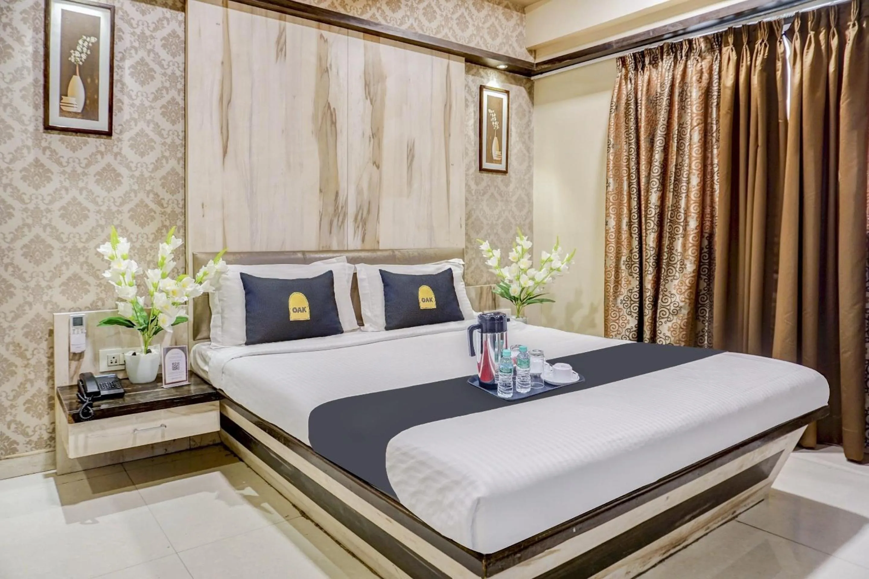 Deluxe Triple Room - single occupancy in Super Townhouse OAK Regal Inn Near Sant Tukaram Nagar Metro Station