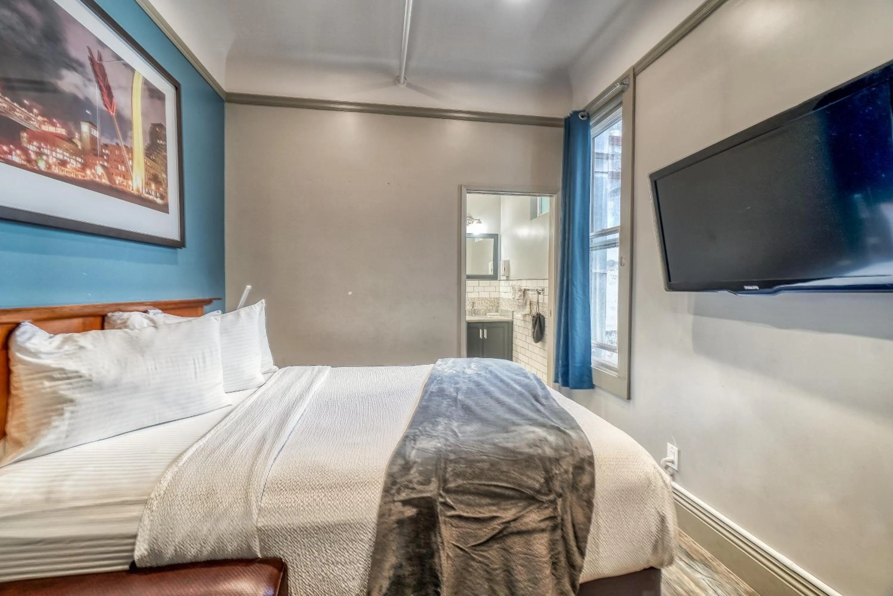 Superior Queen Room - single occupancy in Ram's Hotel