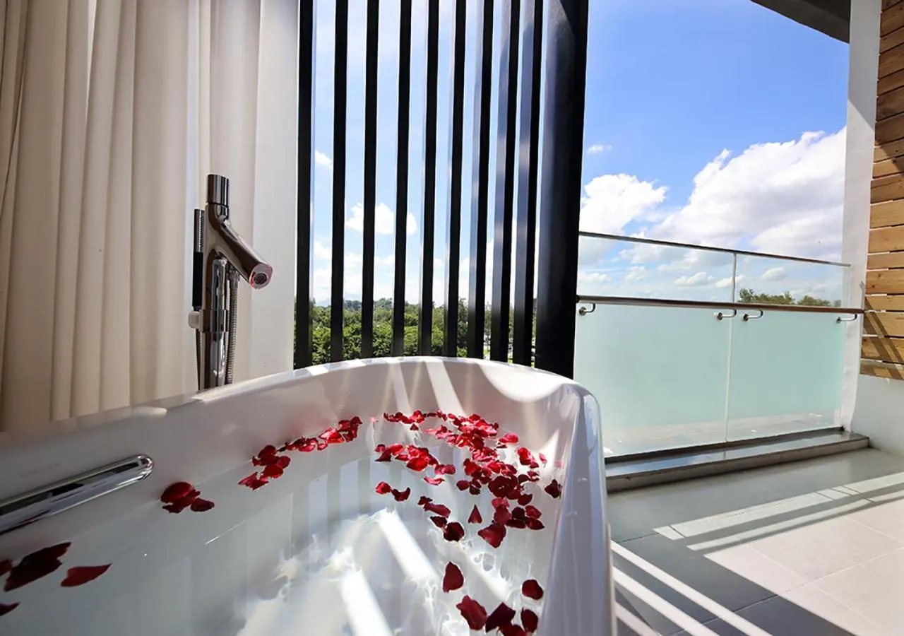 Executive Deluxe Room in Midori Clark Hotel and Casino