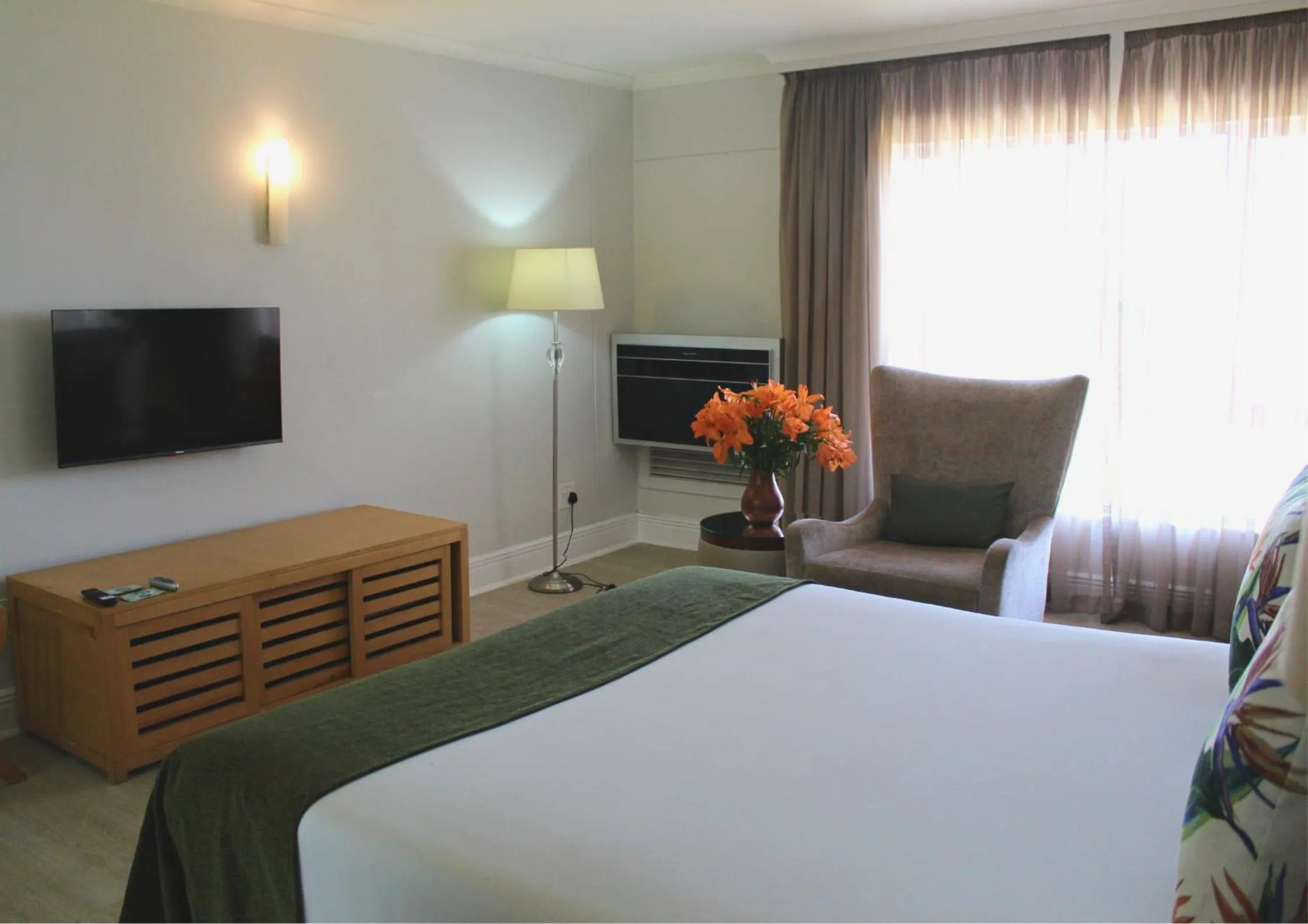 Deluxe Double or Twin Room with River View in The Riverside Hotel