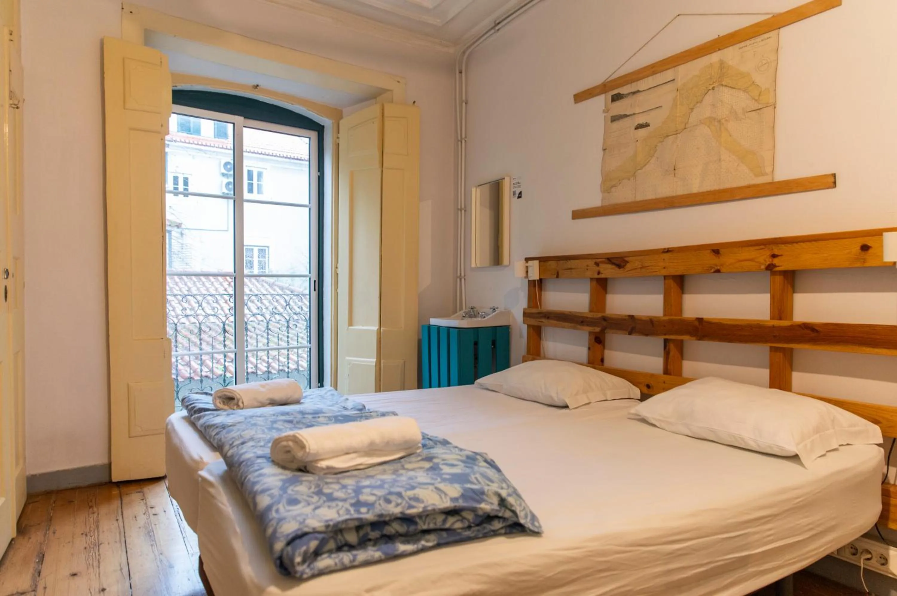 Double Room with Shared Bathroom in WOT New Lisbon Social