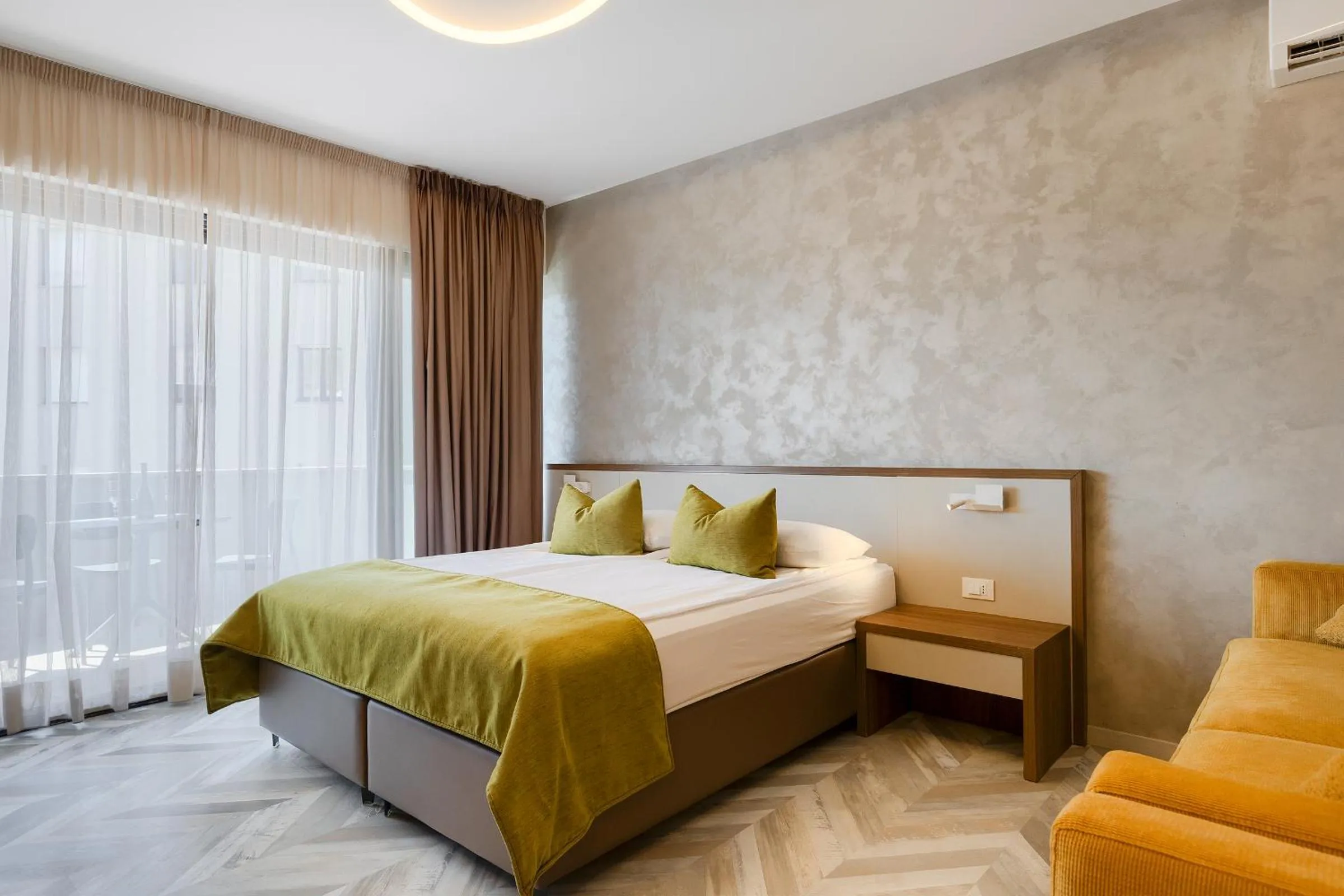 Double Room with Balcony in Pula City Center Accommodation - Breakfast included