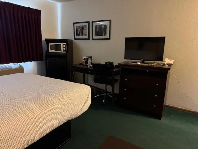 Deluxe Room in Heritage Inn Hotel