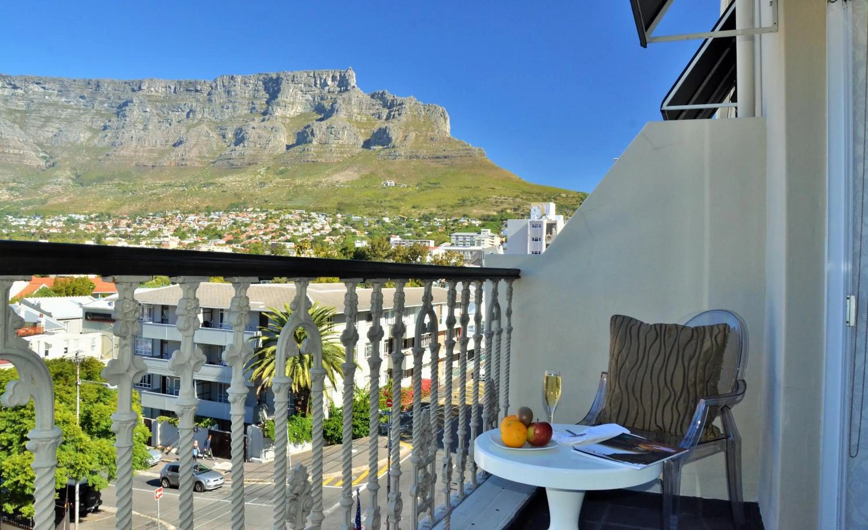 Suite with Table Mountain View in The Cape Milner