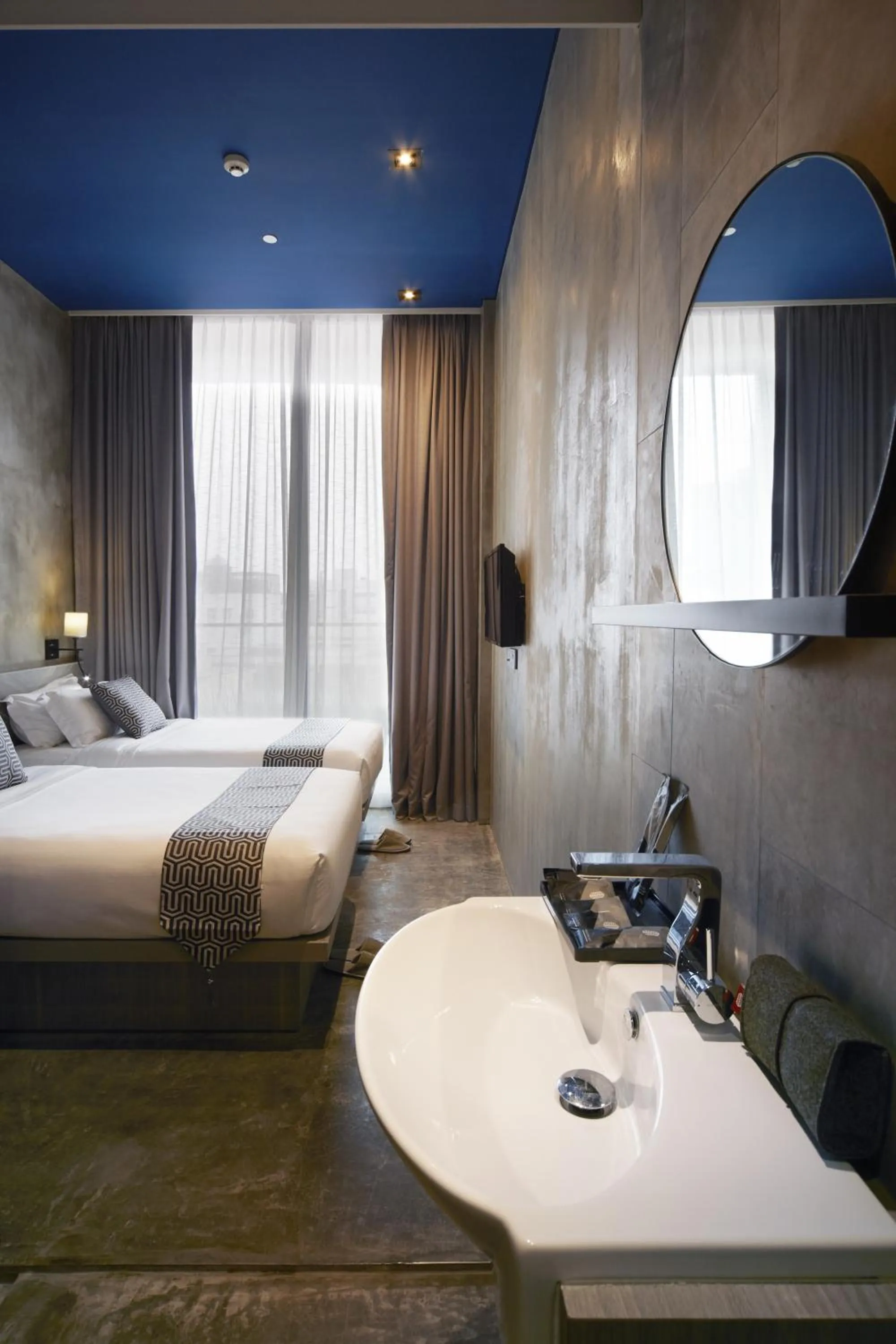 Superior Twin Room with Balcony in Hotel Yan